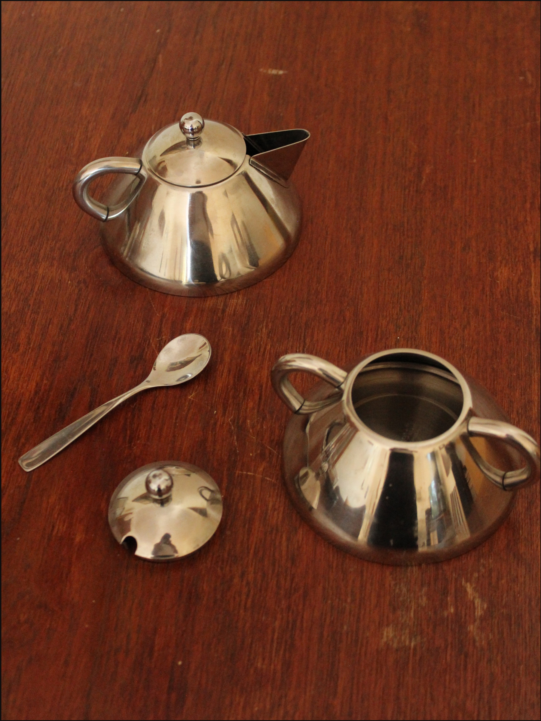 Mod Cream & Sugar Set