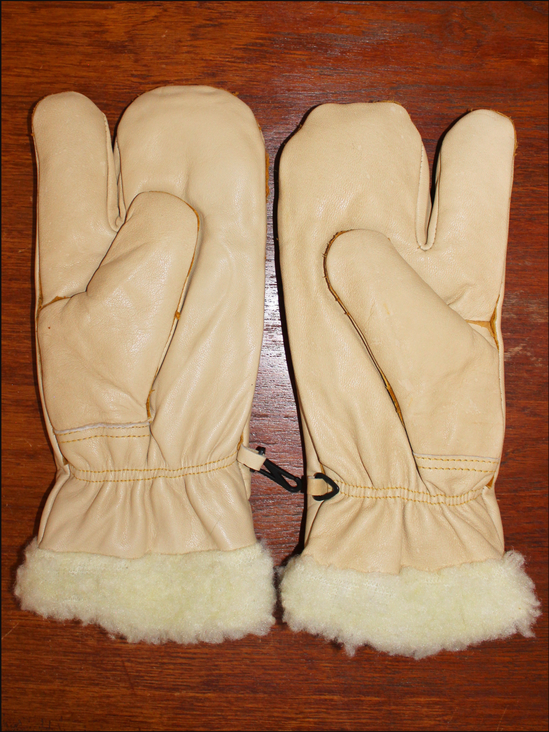 tabi mittens (5).png