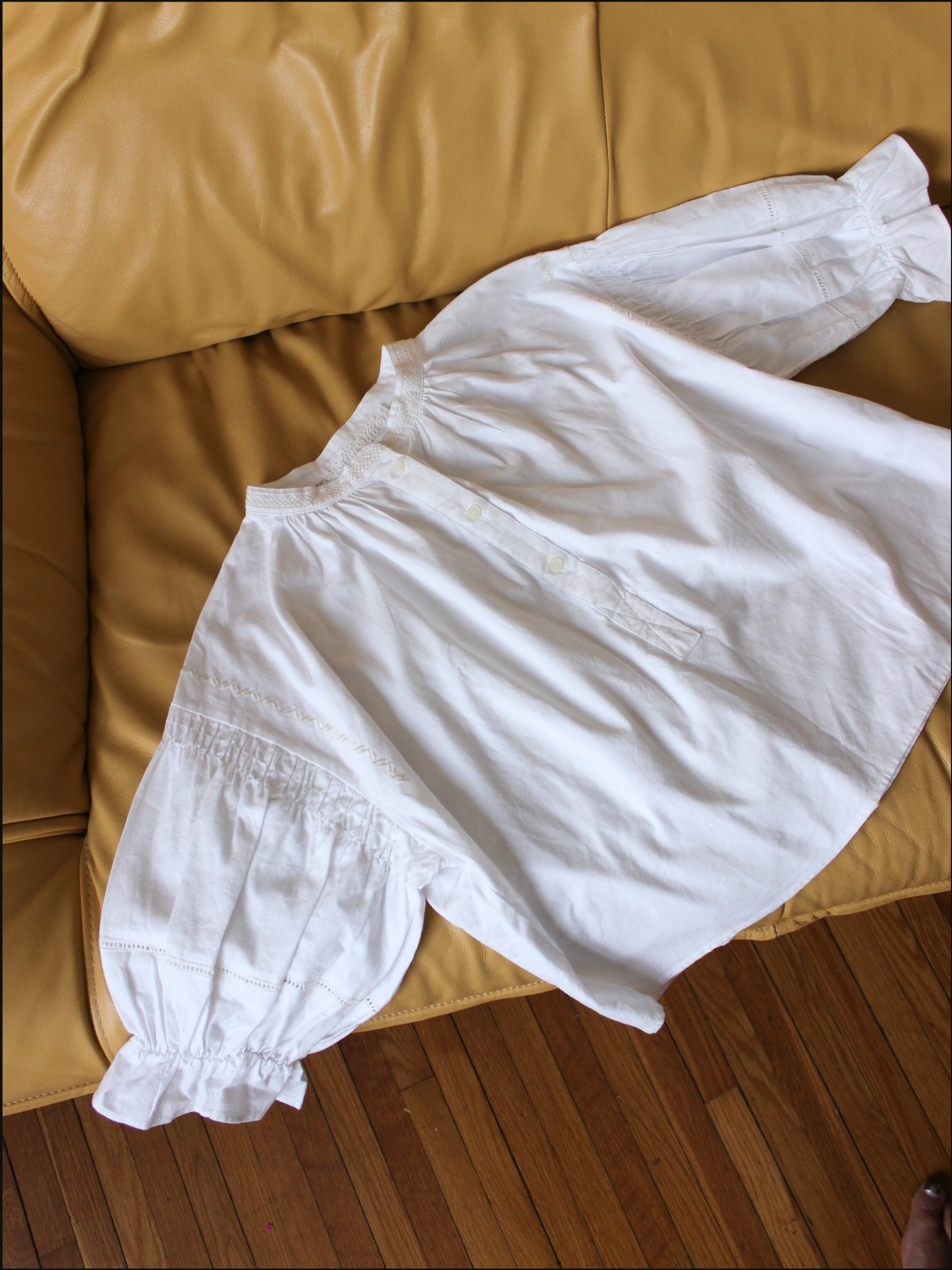 embroidered smock puff top cover.png