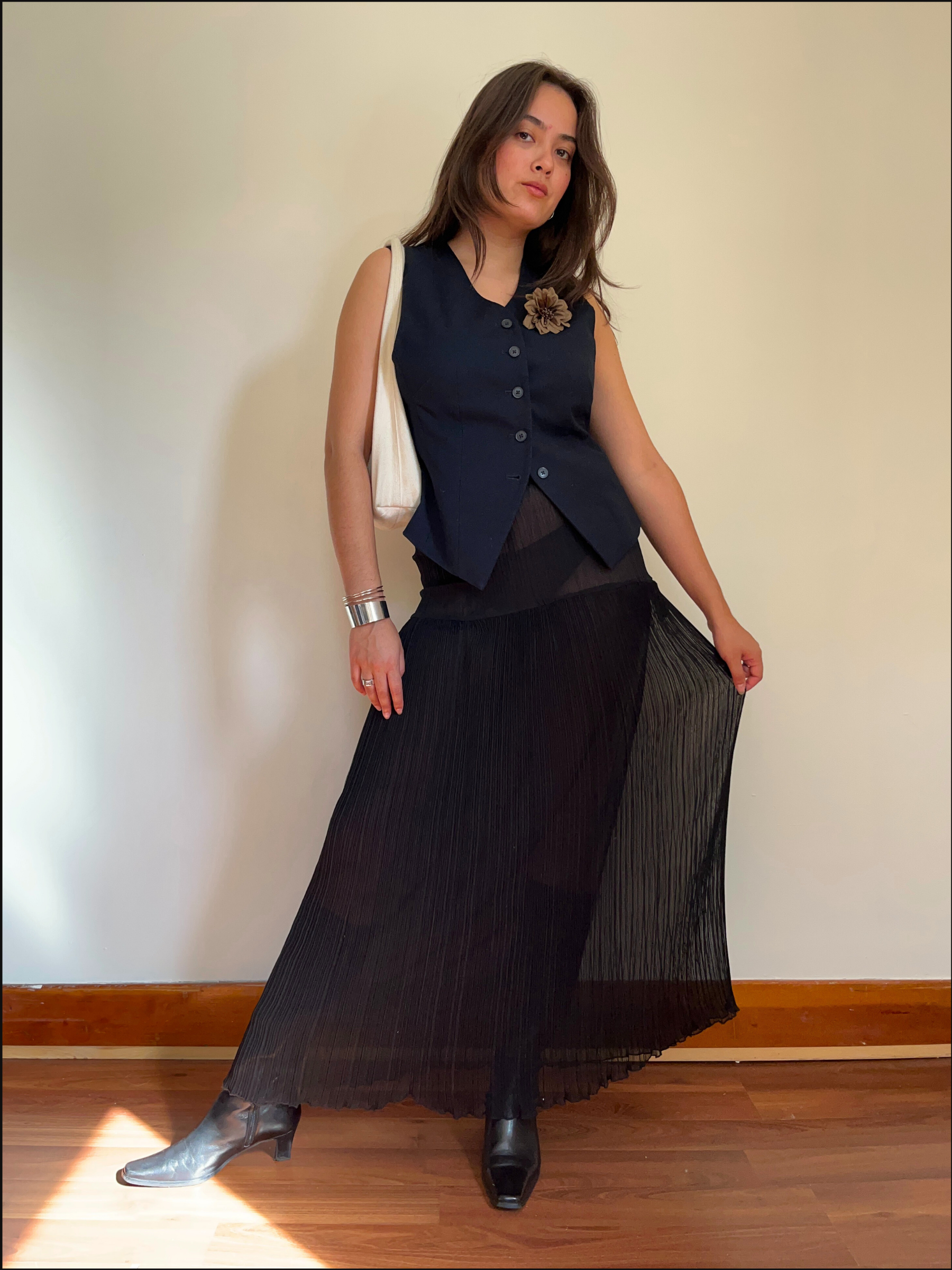 sheer plisse skirt cover (6).png