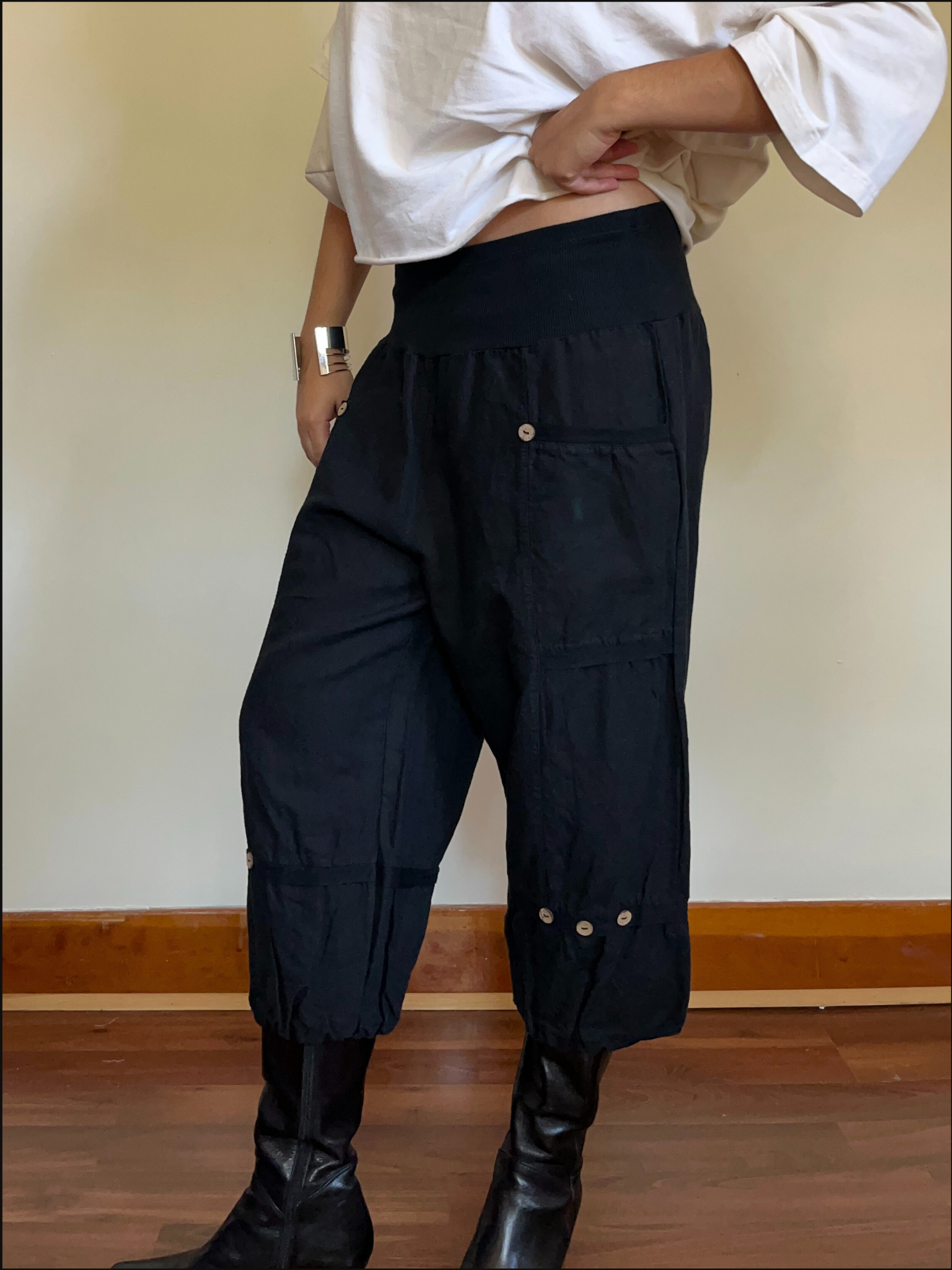 button bubble capris cover (11).png
