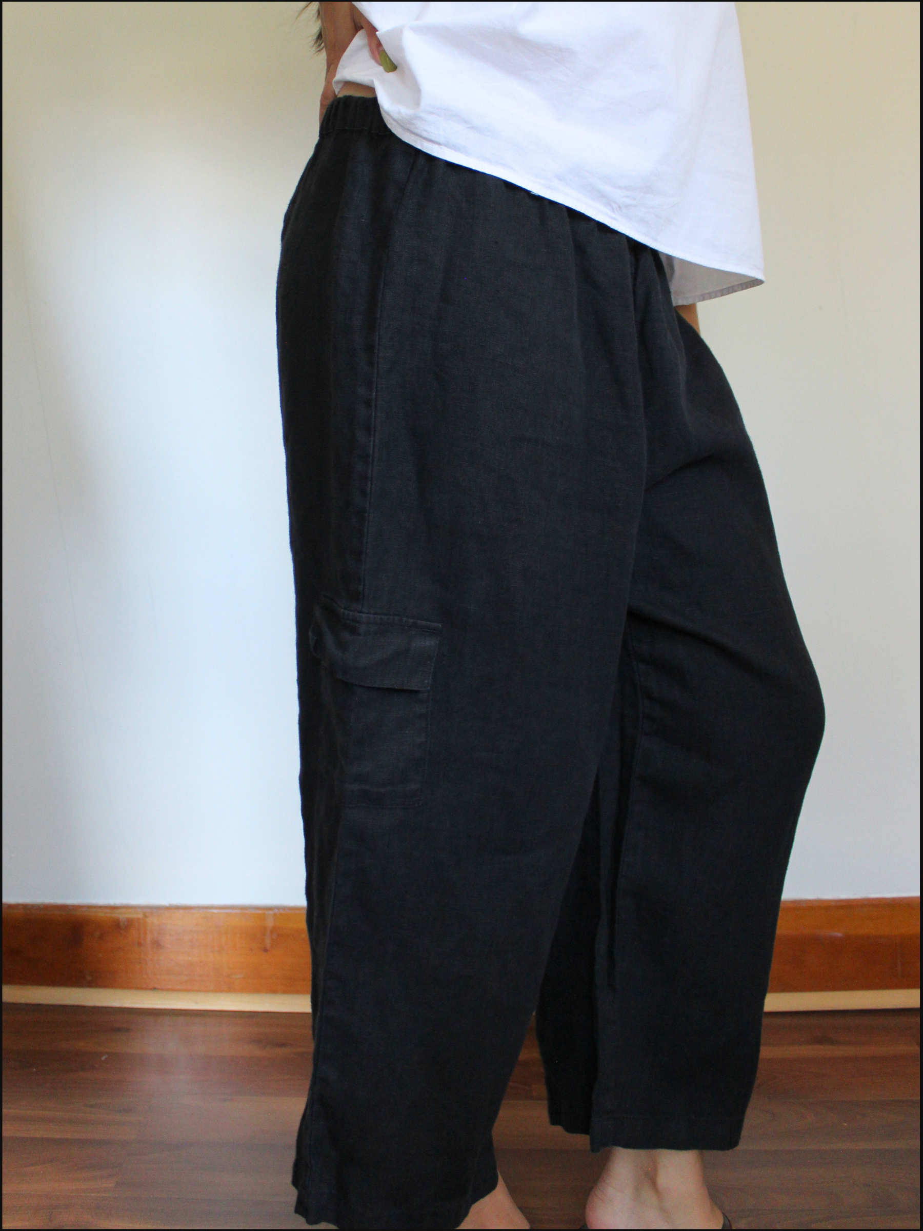 linen pocket pants cover (3).png