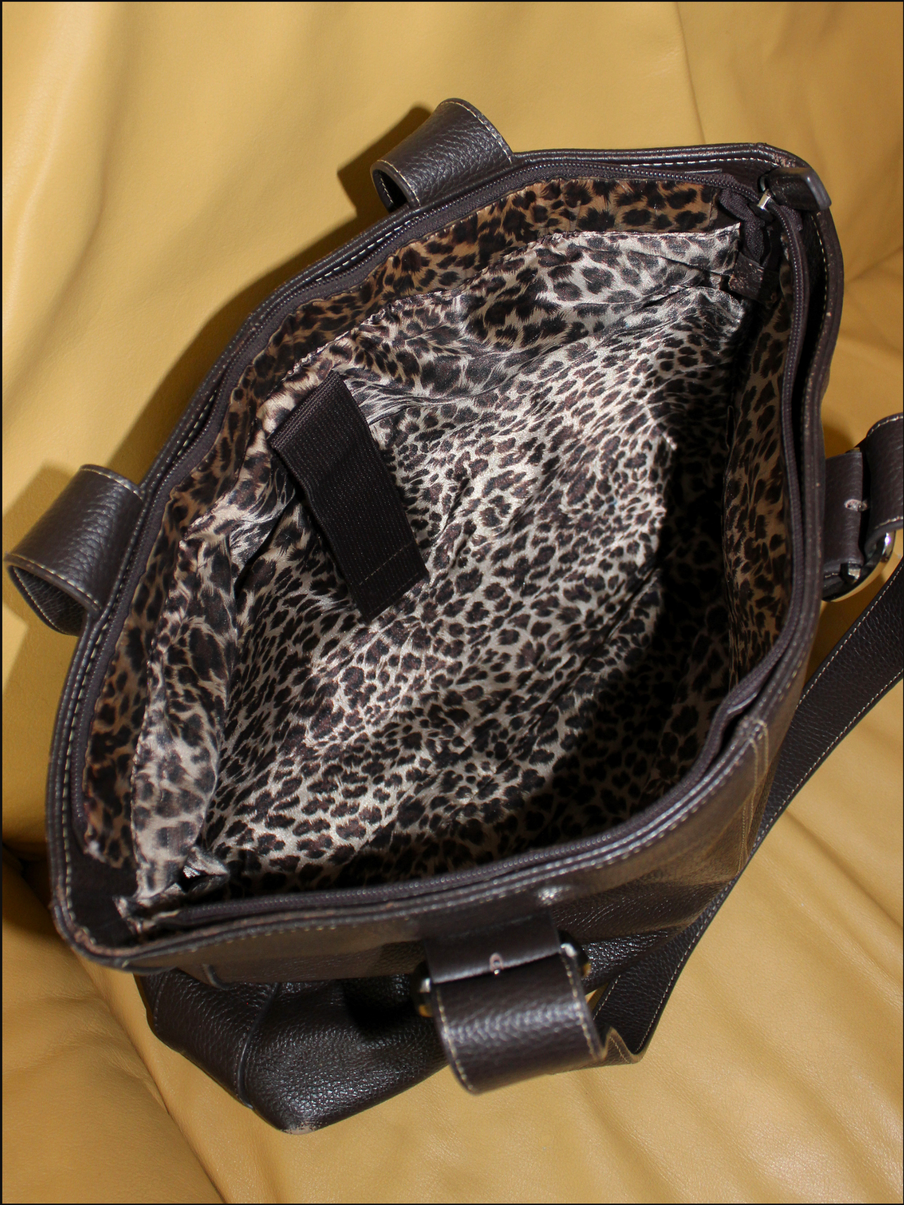 brown leather tote bag cover (7).png