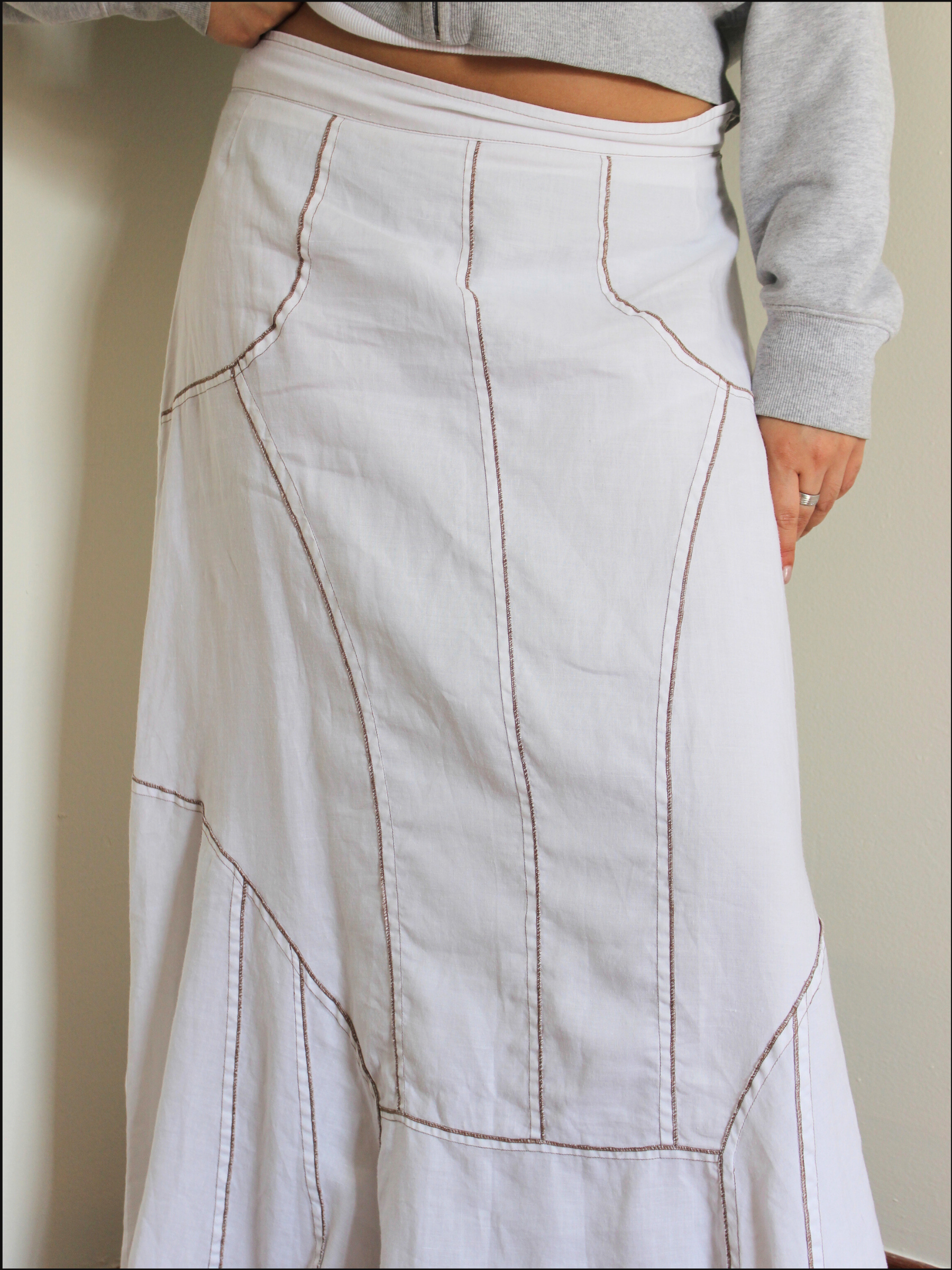 white linen skirt cover (10).png