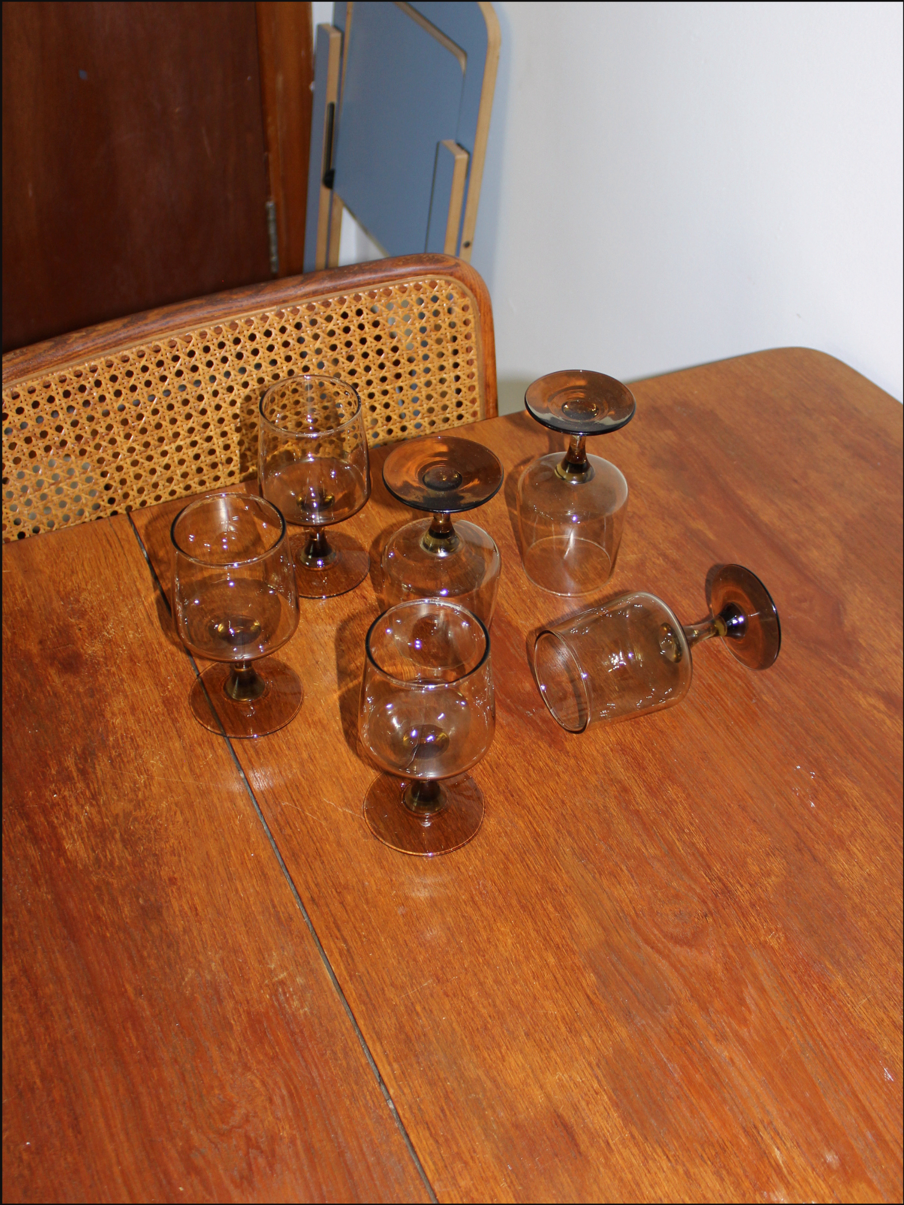 smoke wine glasses cover (9).png