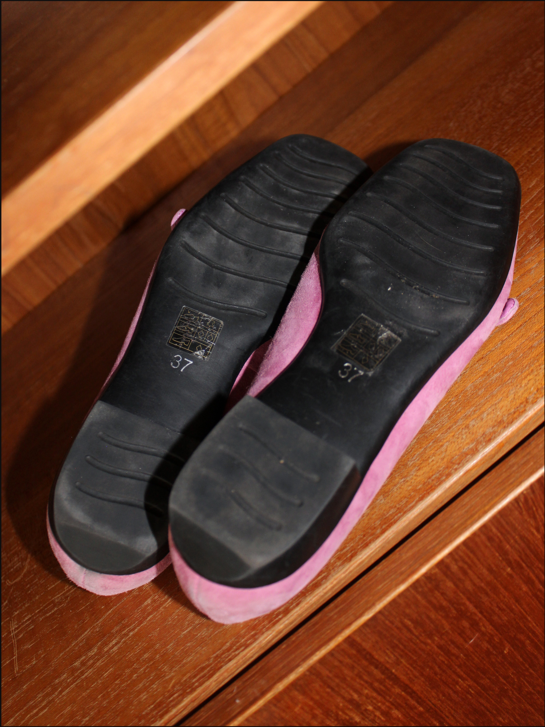 pink shoes cover (5).png