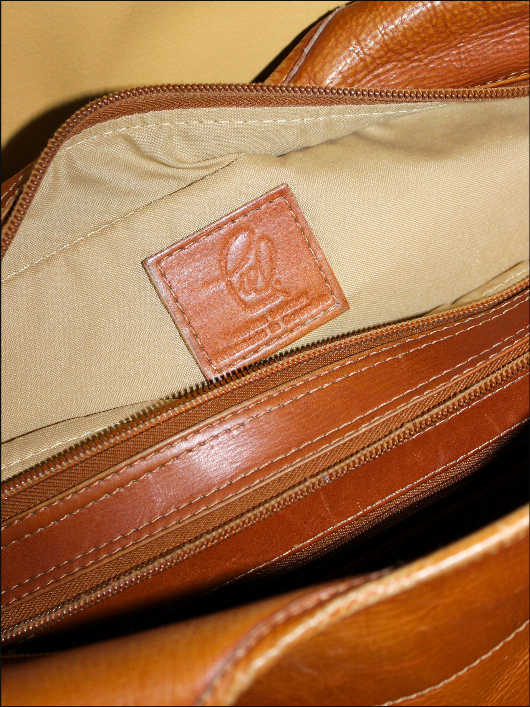 big leather bag cover (3).png