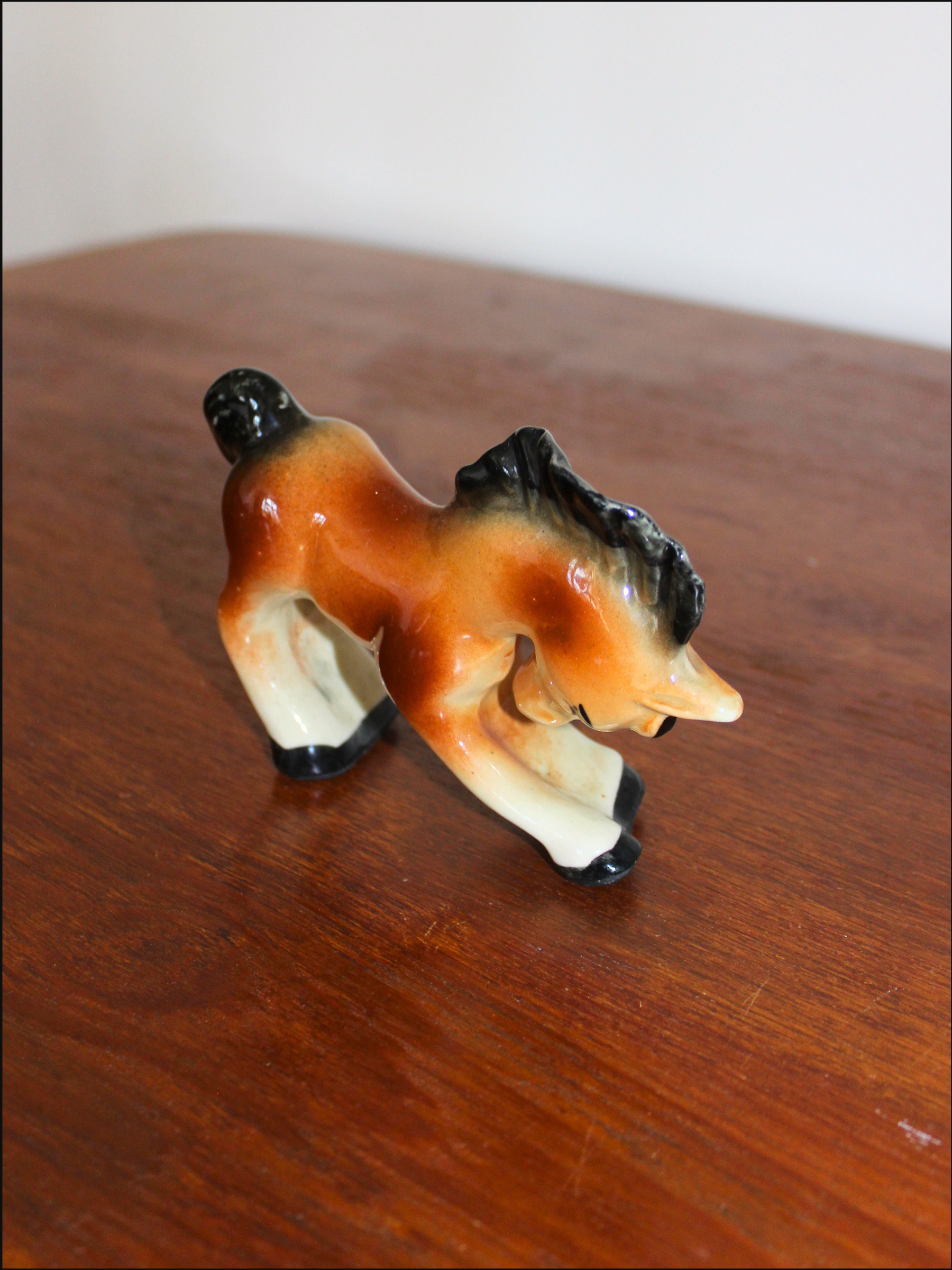 bowing horse cover (3).png