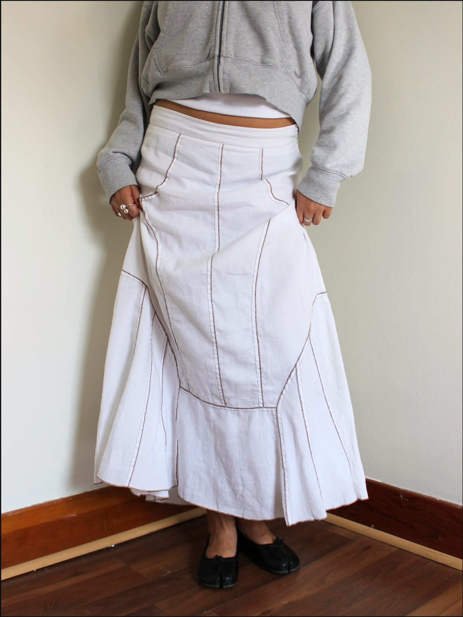 white linen skirt cover (9).png