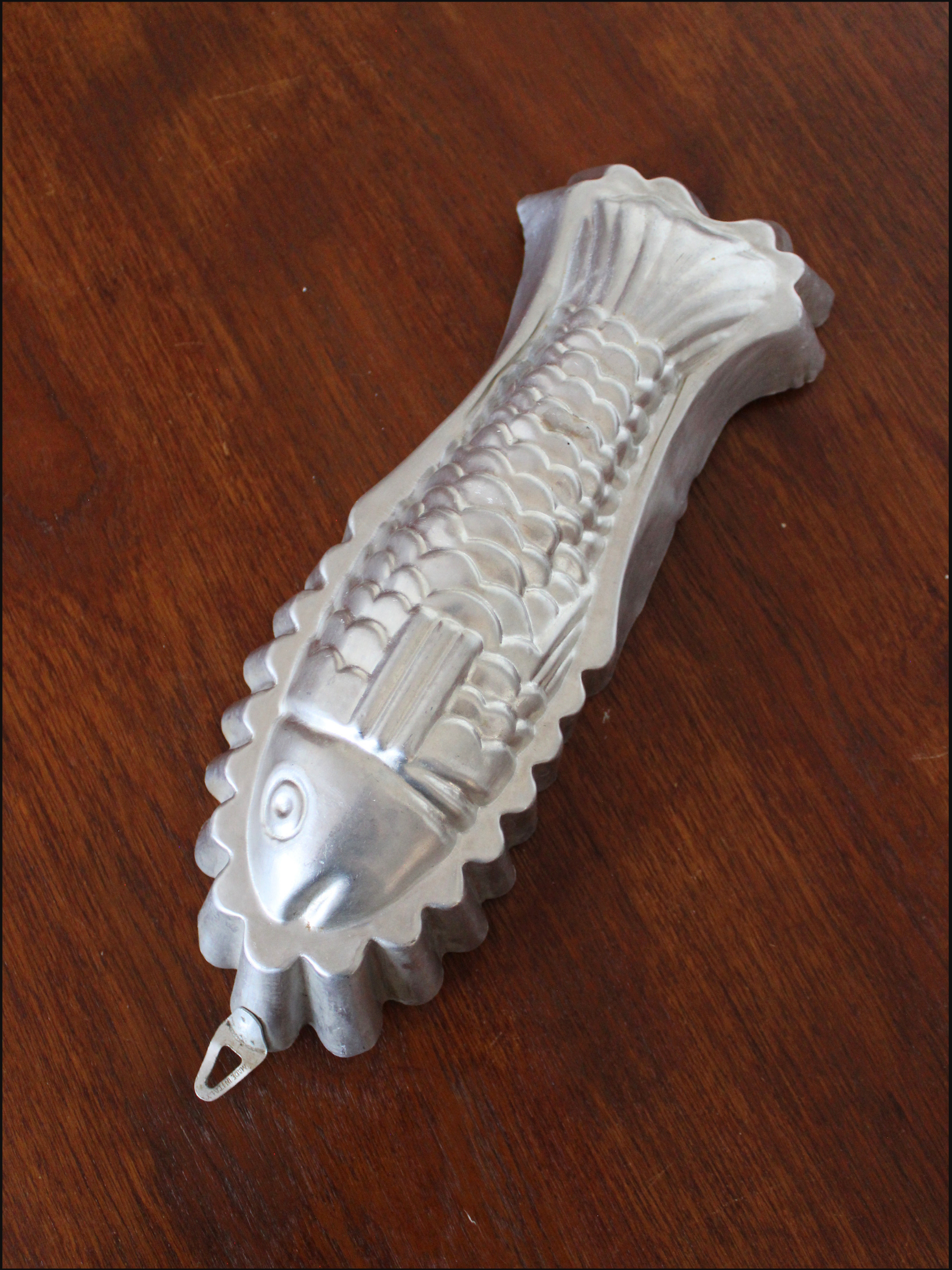 fish mould cover (2).png