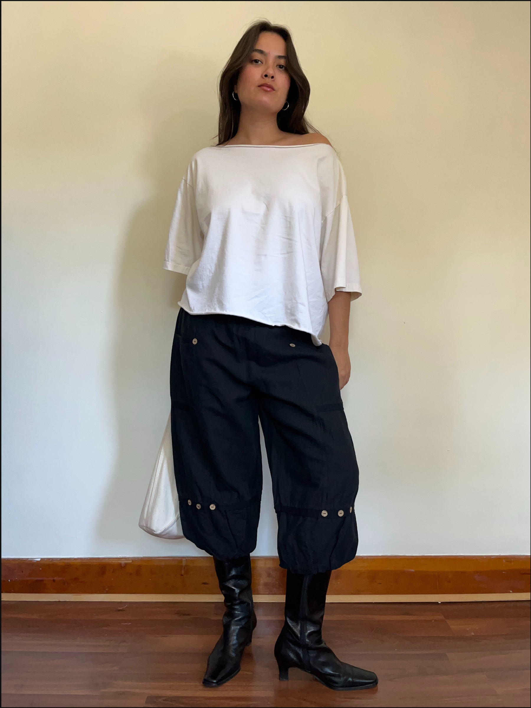 button bubble capris cover.png