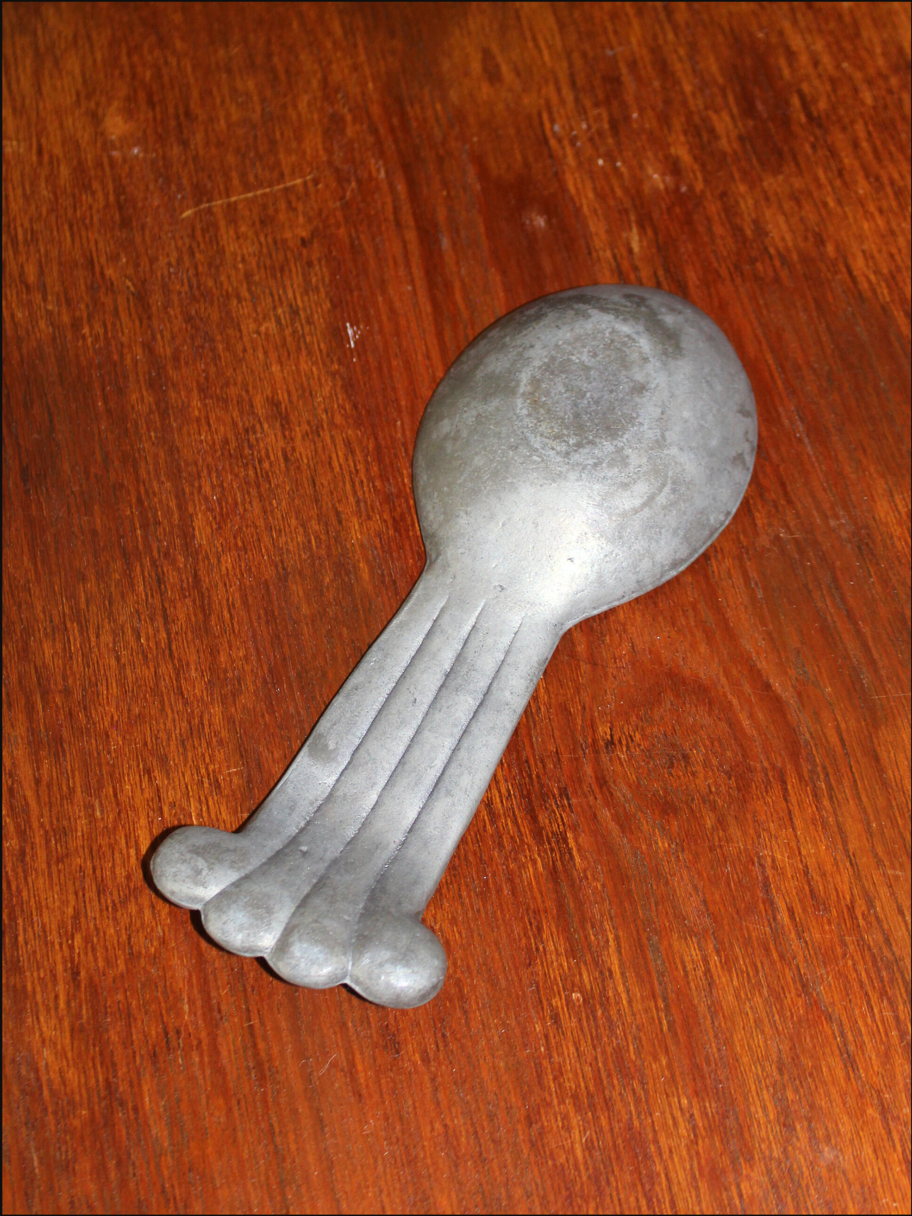 pewter spoon rest cover (2).png