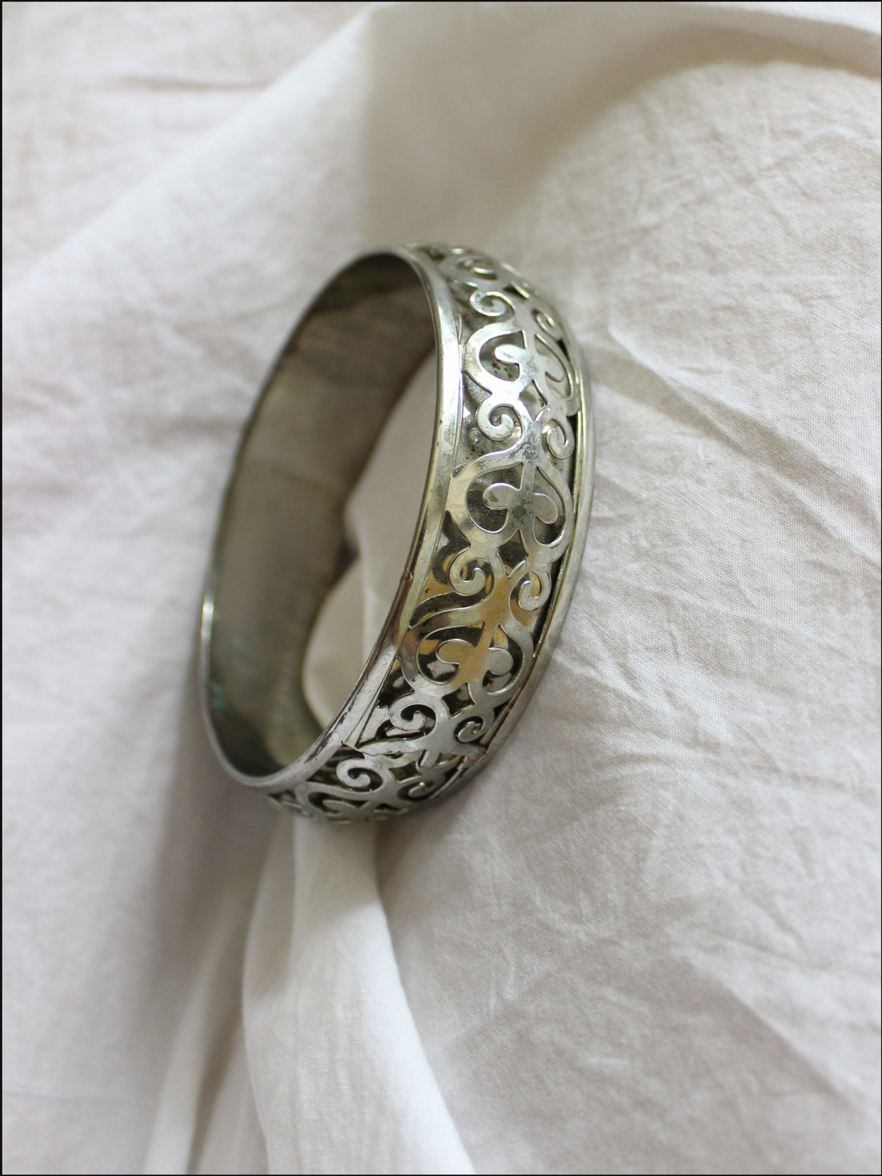 scroll bangle cover (4).png