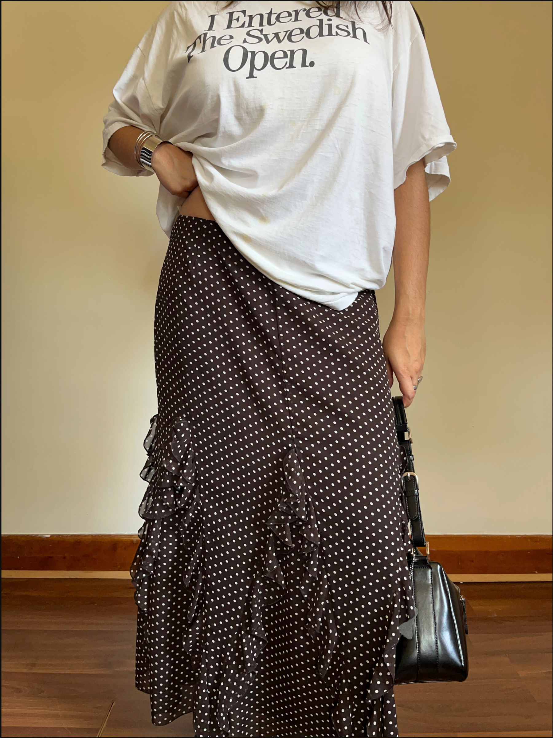 polka dot ruffle skirt cover (3).png