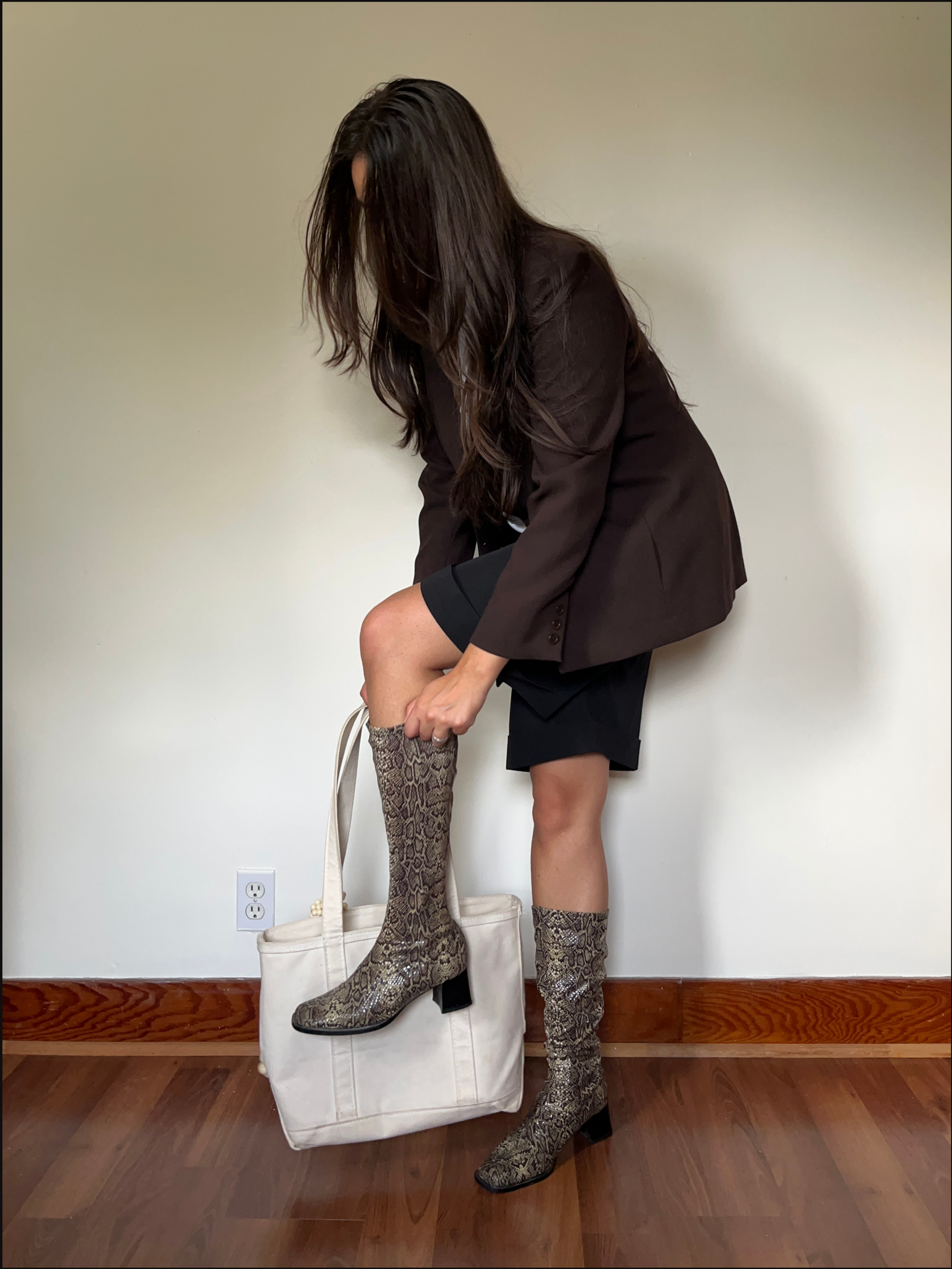 snake boots cover (12).png