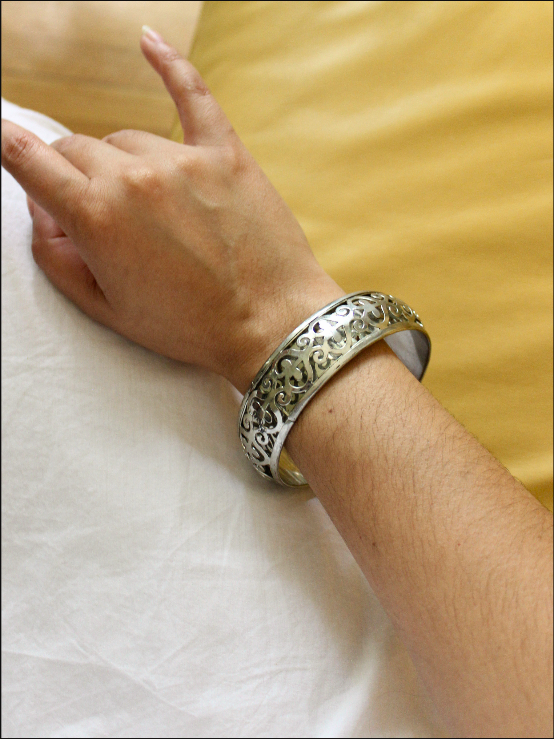 scroll bangle cover (7).png