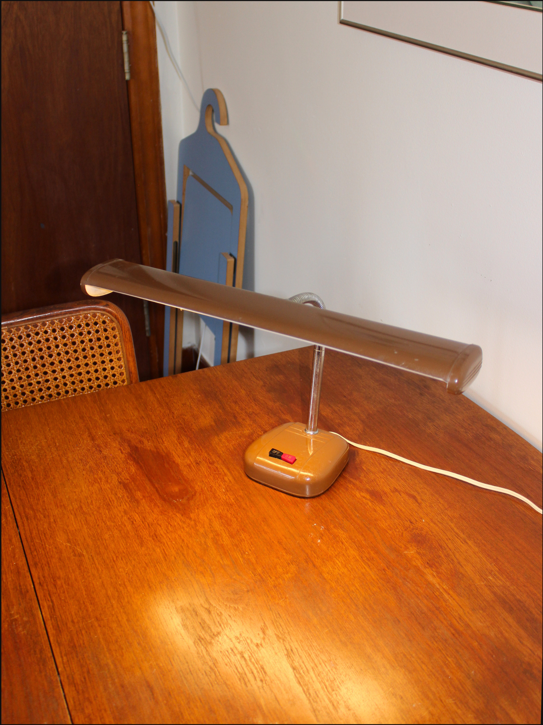 brown desk lamp cover.png