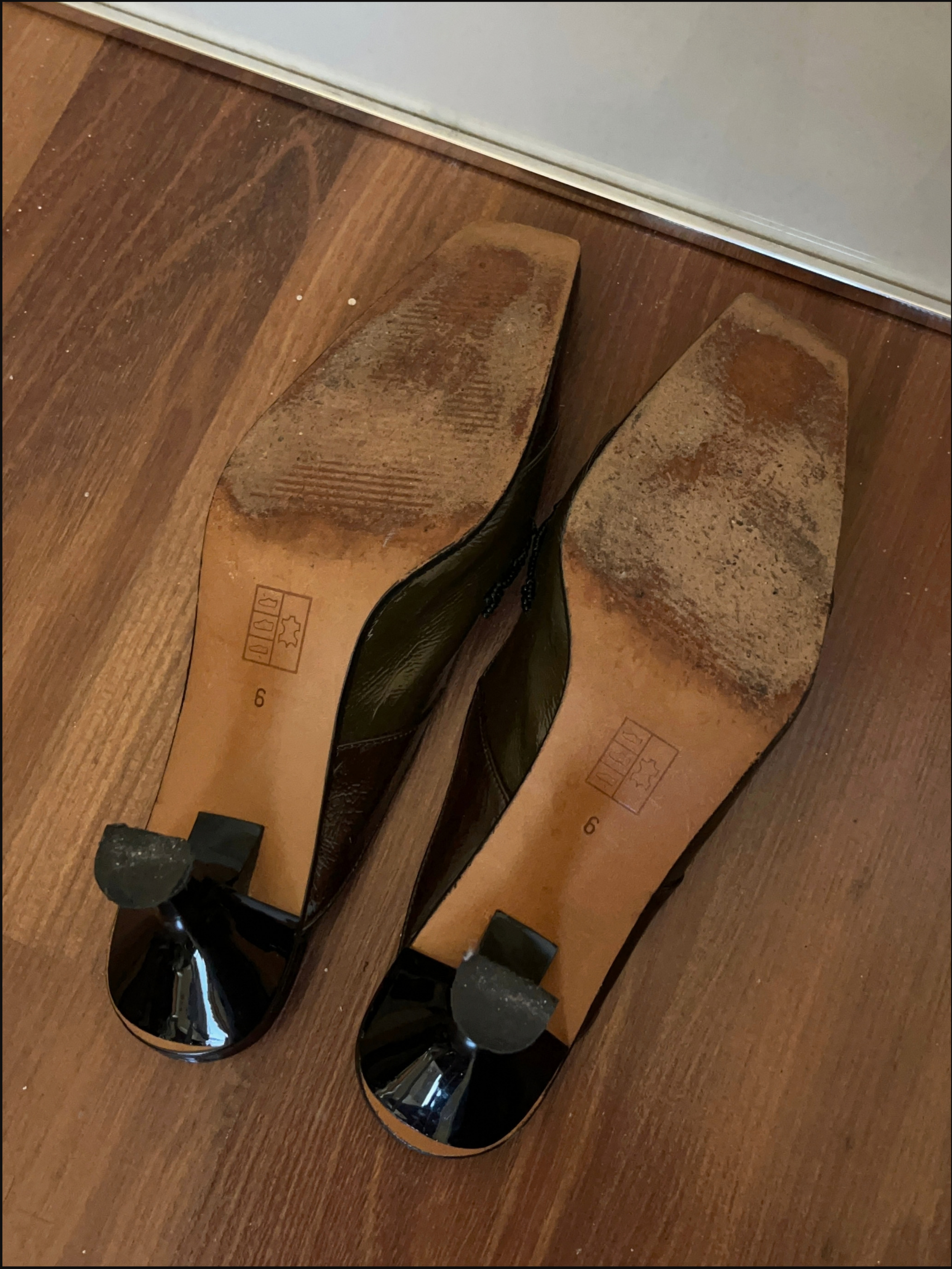 applique mules cover (4).png