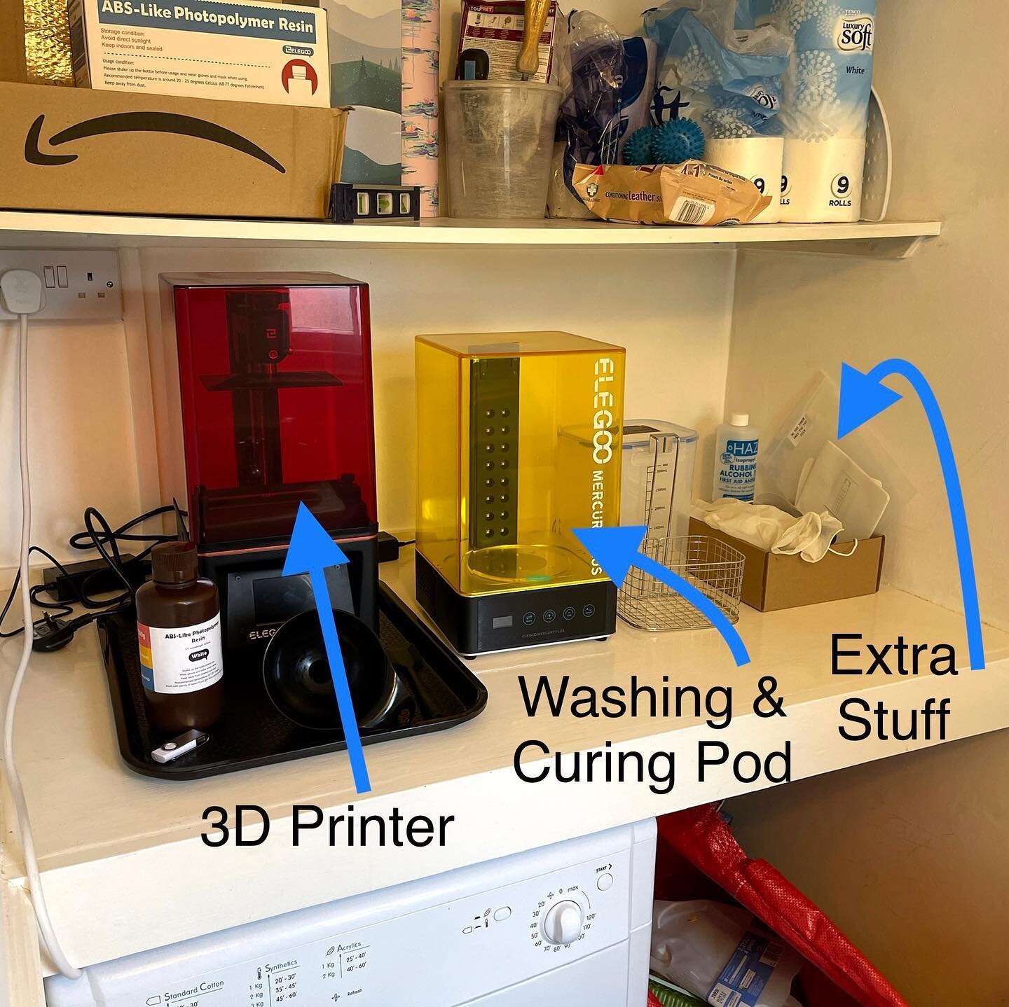 Here&rsquo;s the final setup, all fits on one shelf in the downstairs cloakroom 😆👍🏻 
Here&rsquo;s the link to the 3D printer if you want to check out the spec (let me know if you want any other info)🤓

https://amzn.to/3cwLLOB

#elegoomars2pro #el