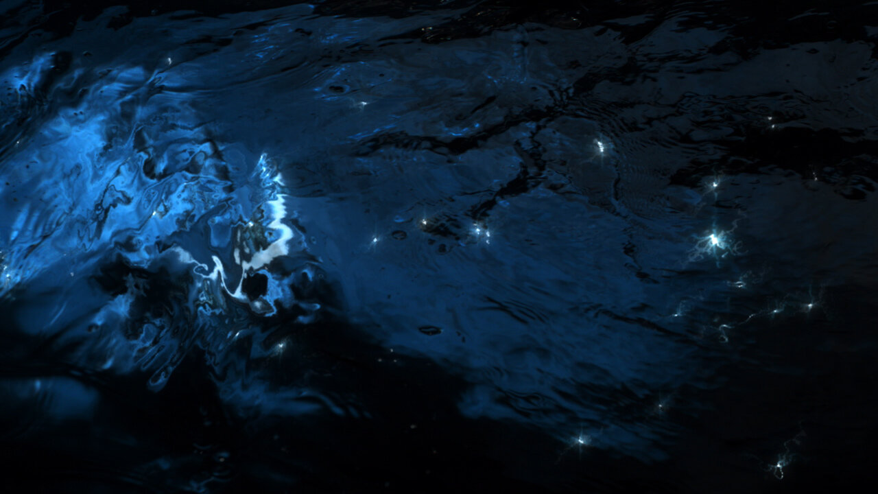 Moon-in-river-000013874782_HD720Video 069.jpg