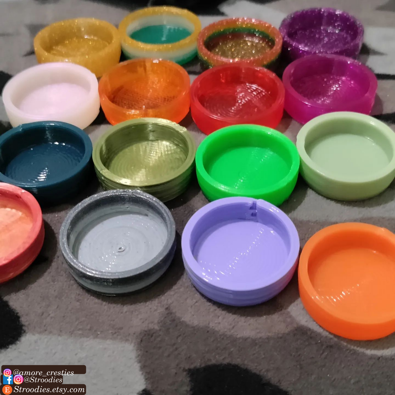 Amore Cresties Caps 2.png