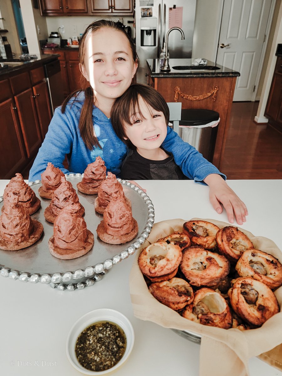 harry potter sorting hat cupcakes and pop overs dots and dust Williamsburg Virginia December 2021-54.jpg