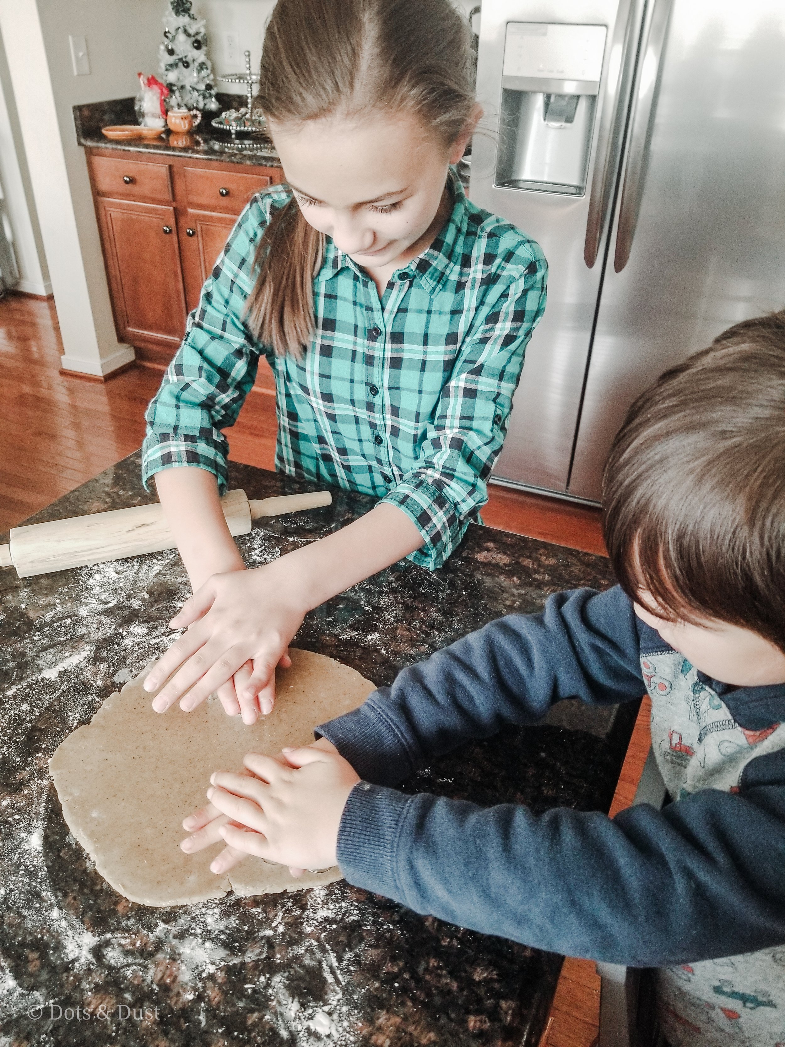 family holiday christmas baking chai cut out cookies butter frosting williamsburg dots and dust williamsburg virginia december 2020-10.jpg