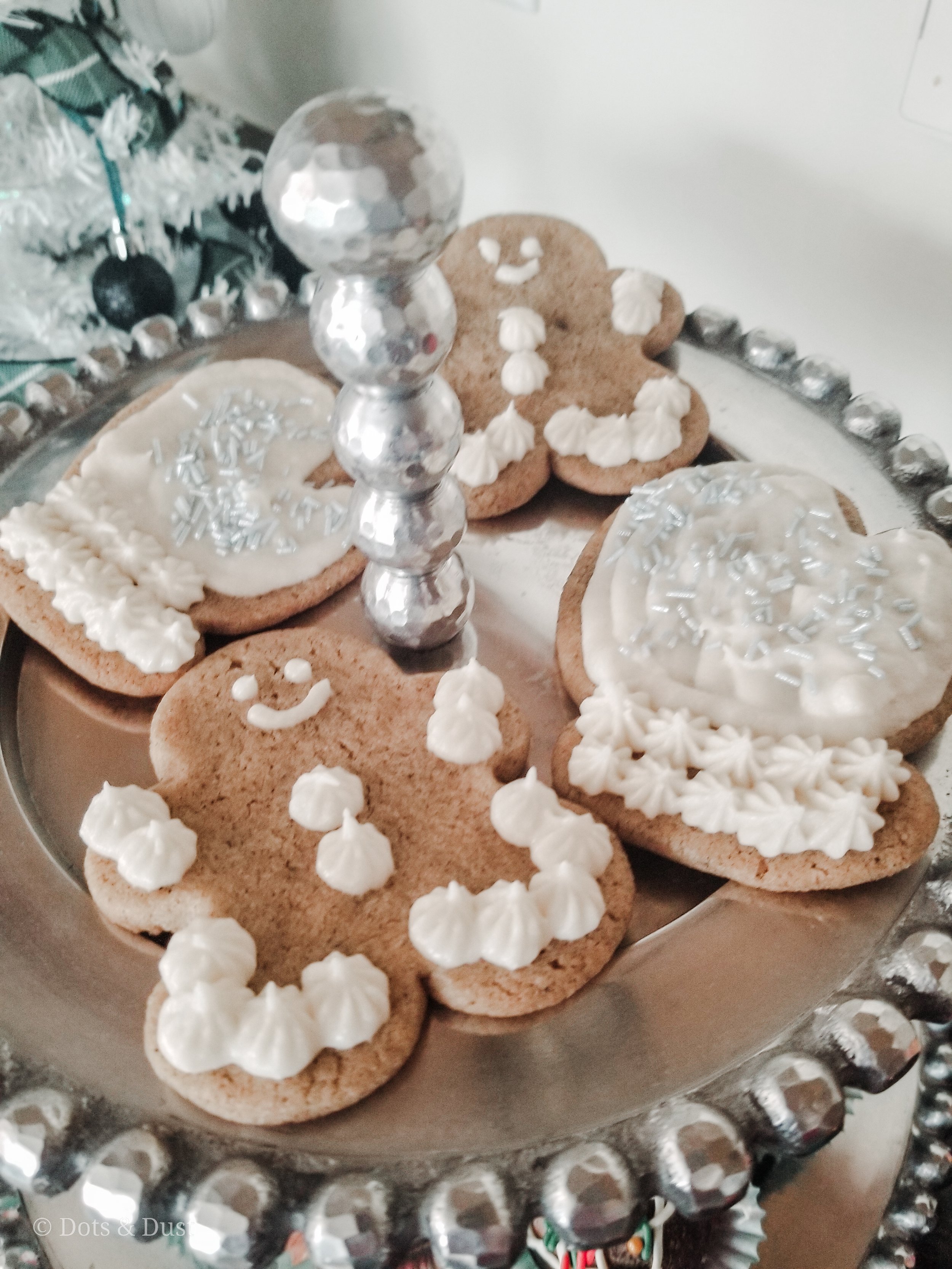 family holiday christmas baking chai cut out cookies butter frosting williamsburg dots and dust williamsburg virginia december 2020-18.jpg