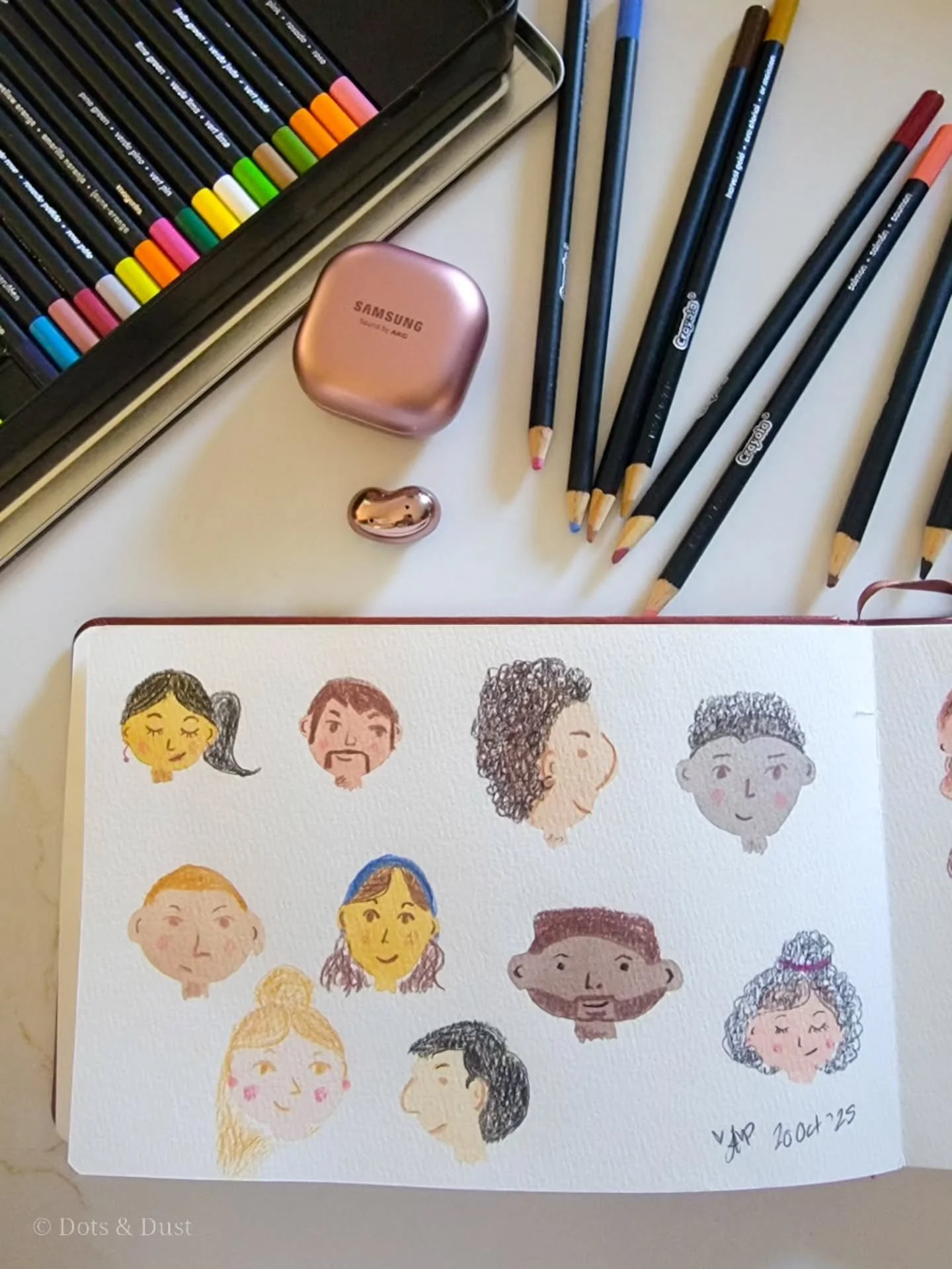 Learning how to paint and draw faces has been so fun!

It's definitely out of my comfort zone, but it is challenging to continue to just try.

Check out @dearelaineco classes! They are really so amazing 😉❤️