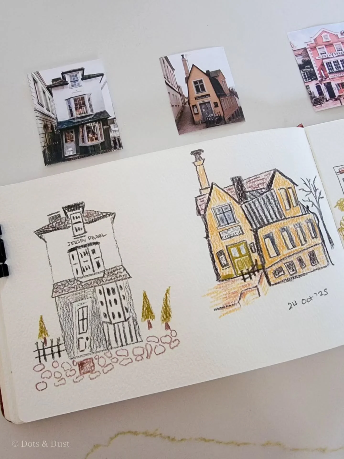 Mini Buildings 🏘

I am finding something much joy in taking the &quot;Urbanscape&quot; class from @dearelaineco 

One of my favorite exercises has been to set a timer for 1 minute and quickly sketch the house/building, just adding the most important