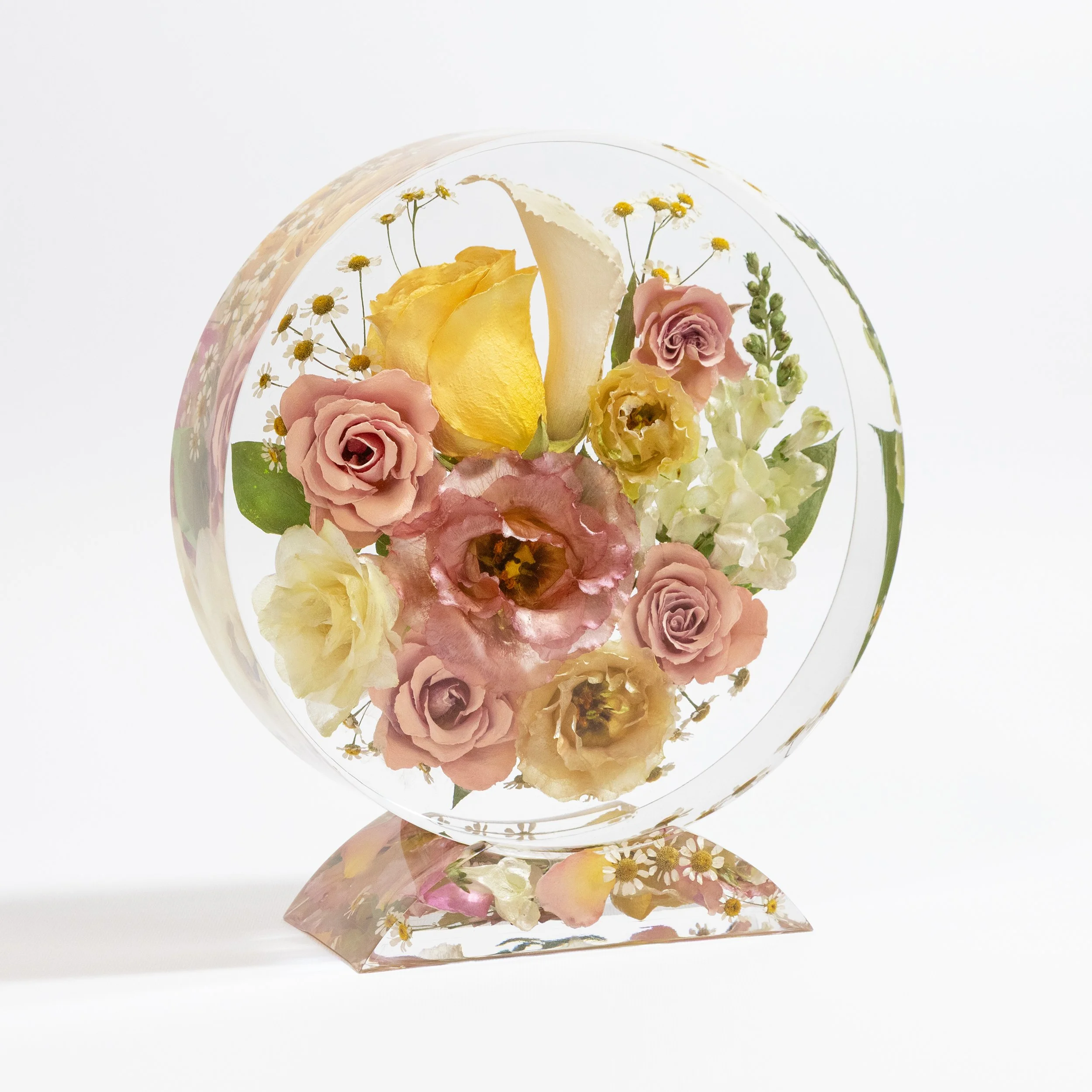 Honeybee_For_Keeps_Wedding_Bouquet_Floral_Resin_Artwork_Circle-7148.jpg
