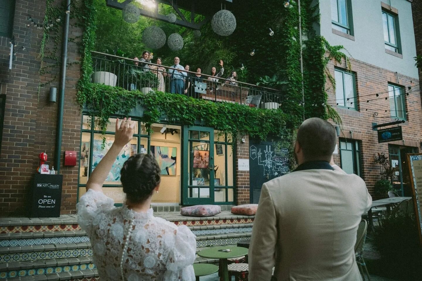 Bek &amp; Jake waving up to their biggest fans at one of my favourite venues @harbourrockshotel 

📸 @bennyvalentine.co
.
.
.
.
. 
#FullHeartsWithPhoebe 
#sydneyweddingcelebrant
#sydneymarriagecelebrant
#marriagecelebrant
#sydneycelebrant
#huntervall