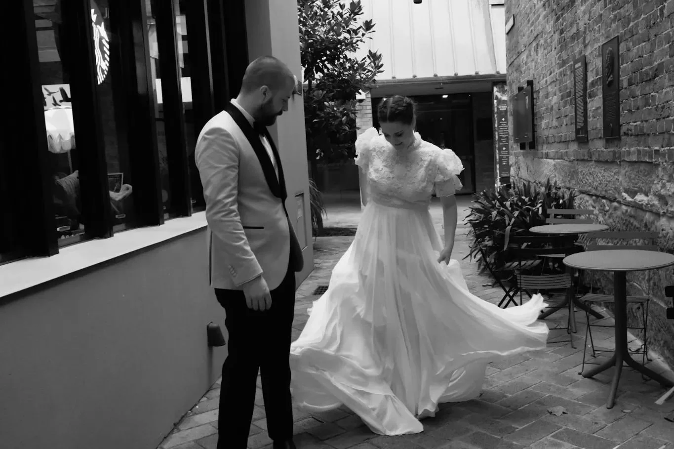 HOT TIP!

Don't forget to make time in your wedding day just for the two of you. 

📸 @bennyvalentine.co
.
.
.
.
.
#FullHeartsWithPhoebe 
#sydneyweddingcelebrant
#sydneymarriagecelebrant
#marriagecelebrant
#sydneycelebrant
#huntervalleycelebrant
#cen