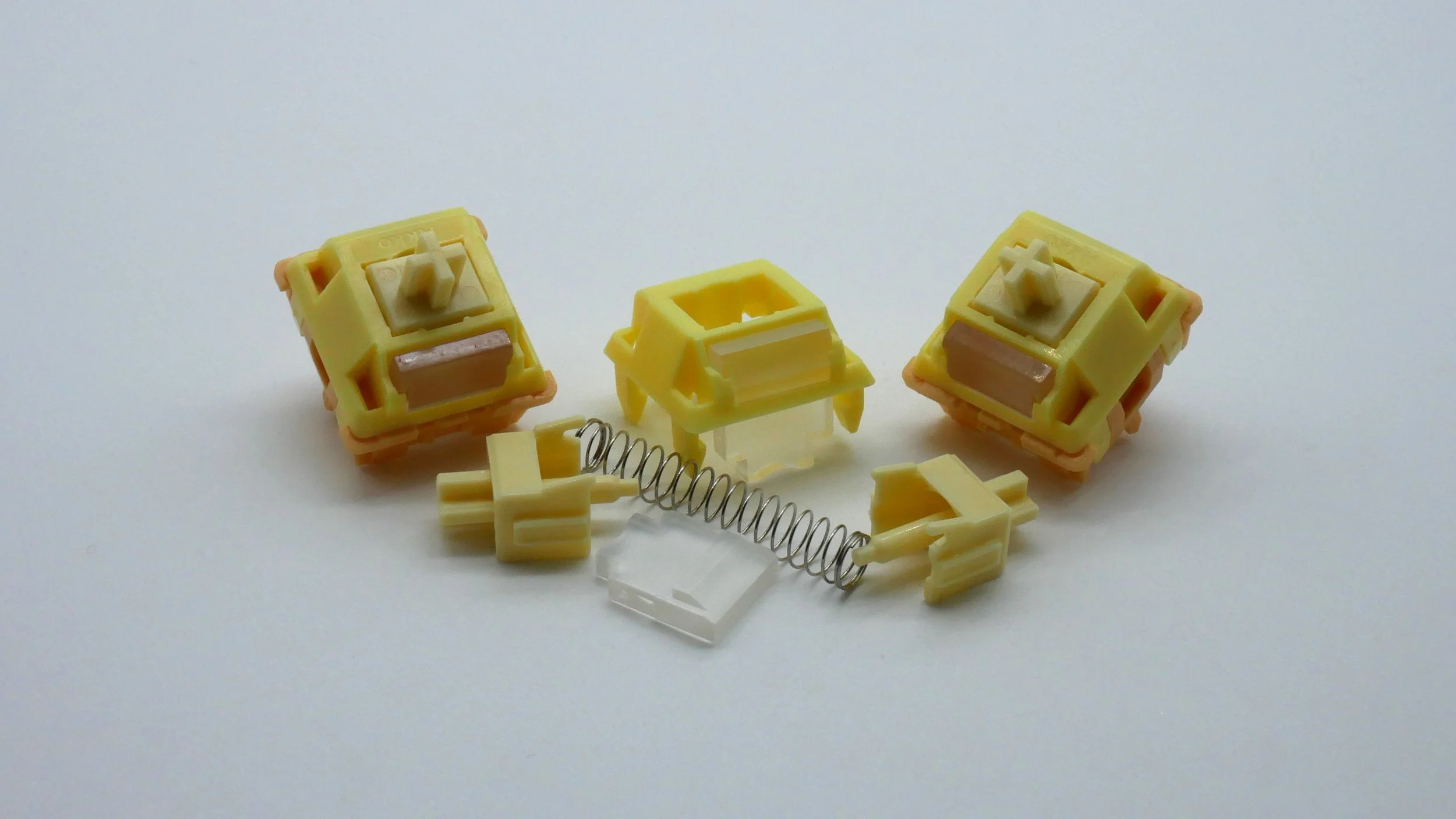 Akko Creamy Yellow U1 Switch Review