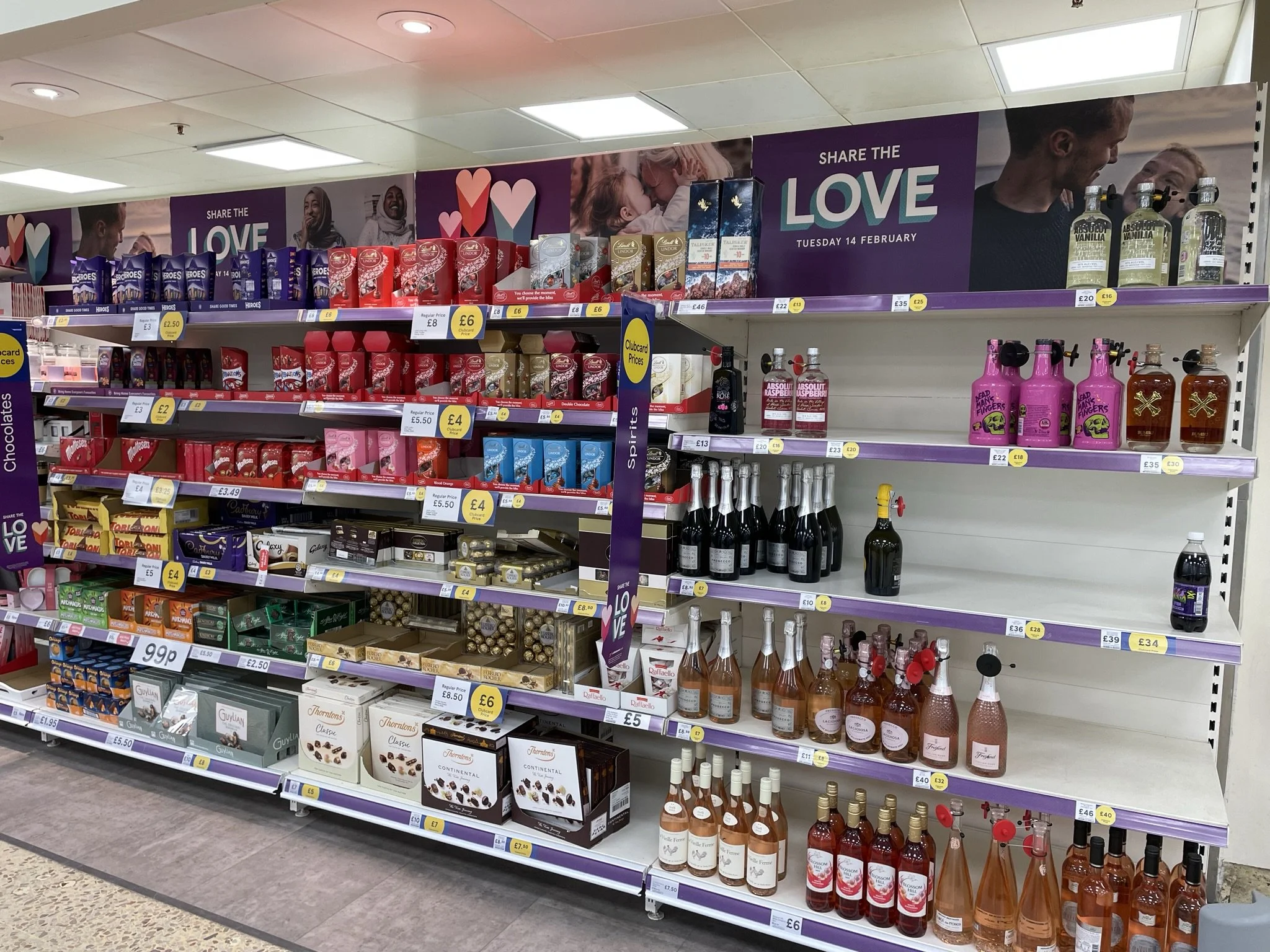 RETAIL EYE - TRENDS IN RETAIL AND POS