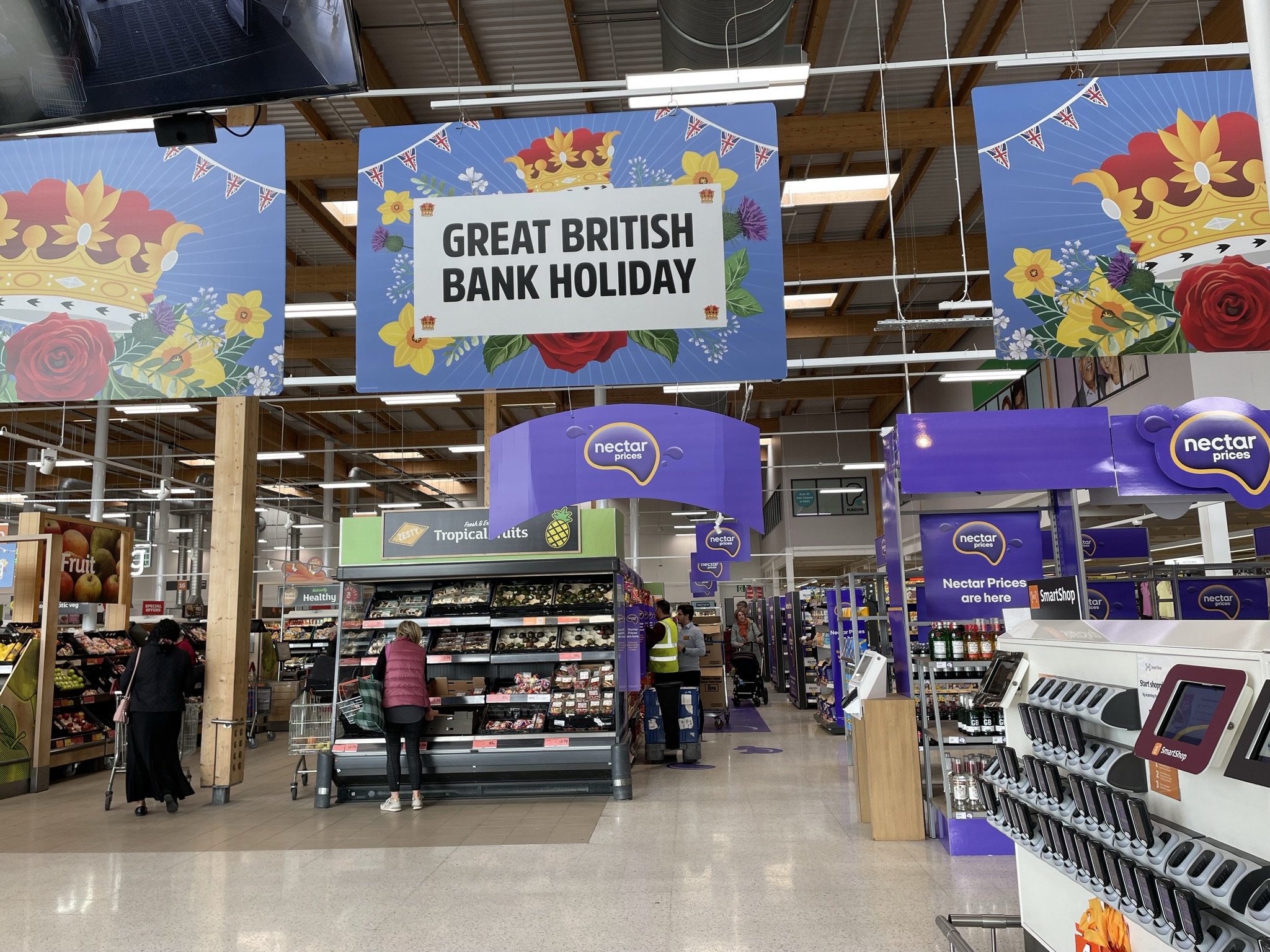 RETAIL EYE - TRENDS IN RETAIL AND POS