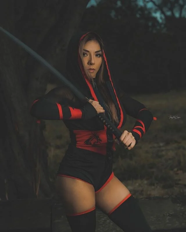 Girl Ninja Mona Lisa 🙌🏻
Model: @nerysta.anastone ❤️📸
&bull;
&bull;
&bull;
&bull;
#paulcbuff #cosplay #sonya7iii #sonygm85f14 #petermckinnonpresets #petermckinnon #godoxad200 #portraitphotography #modelphotography📷