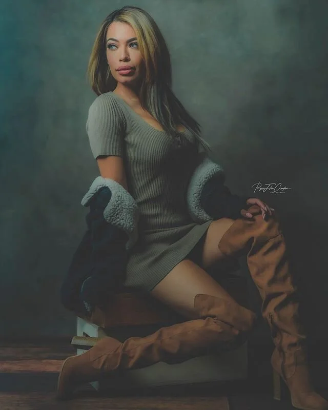 Finding my way to Fine Art Photography📸
Model: @lettyloera_ &bull;
&bull;
&bull;
&bull;
#sonyalpha7iii #paulcbuffinc #paulcbufflighting #sony55mm18 #zeiss55mm18 #portraitphotography#modelphotography #petermckinnonpresets#franklinbackdrops#dennymanuf