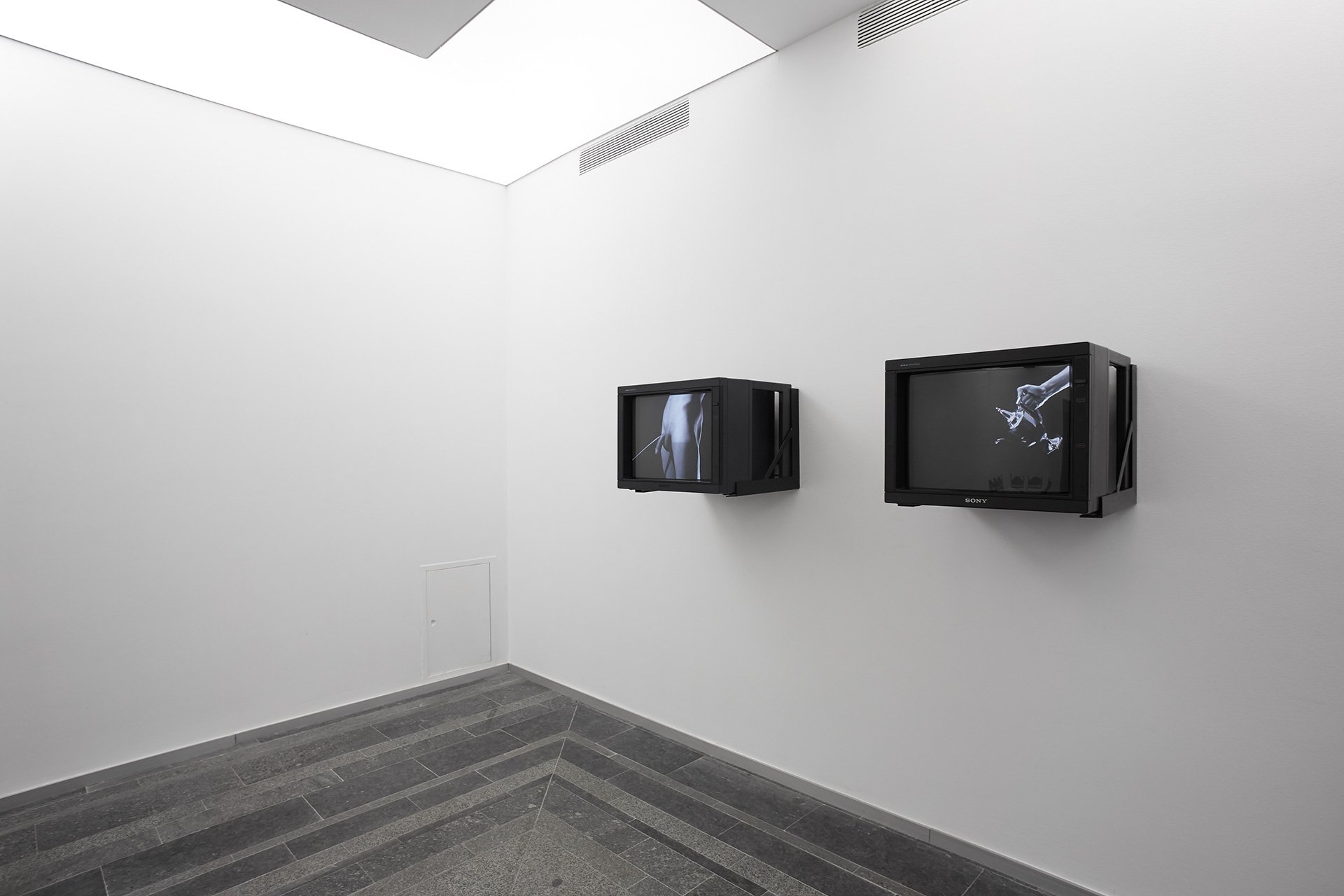2013-the-sex-comedy-2013-kiev-installation-view-02-02-web.jpg