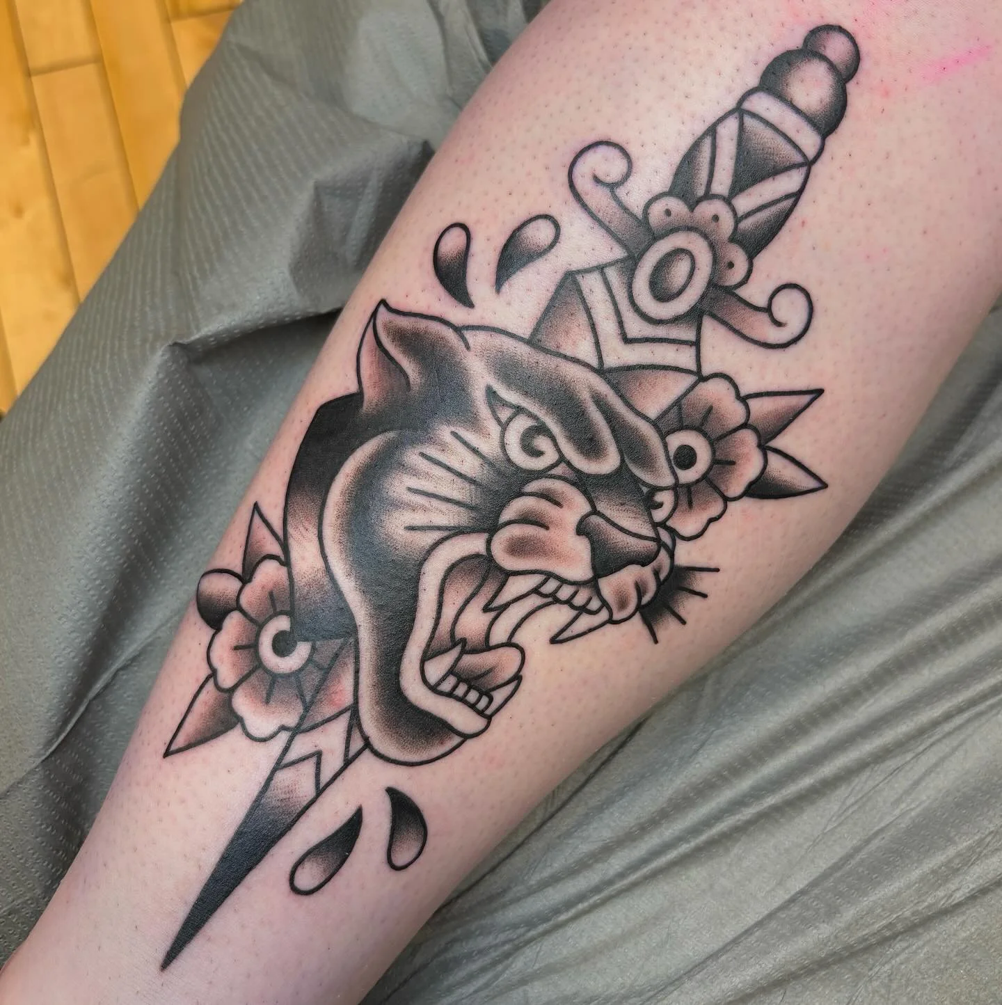 BAD KITTY! BAD!
THANKS KAYLA!