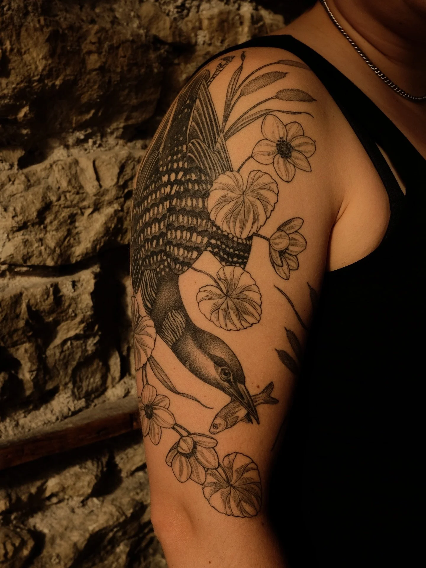 Healed up for Aileen- thank you!🩷
#loon #loontattoo #birdtattoo #guelph #guelphtattoos #toronto #torontotattoos #planttattoo #floraltattoo #botanical