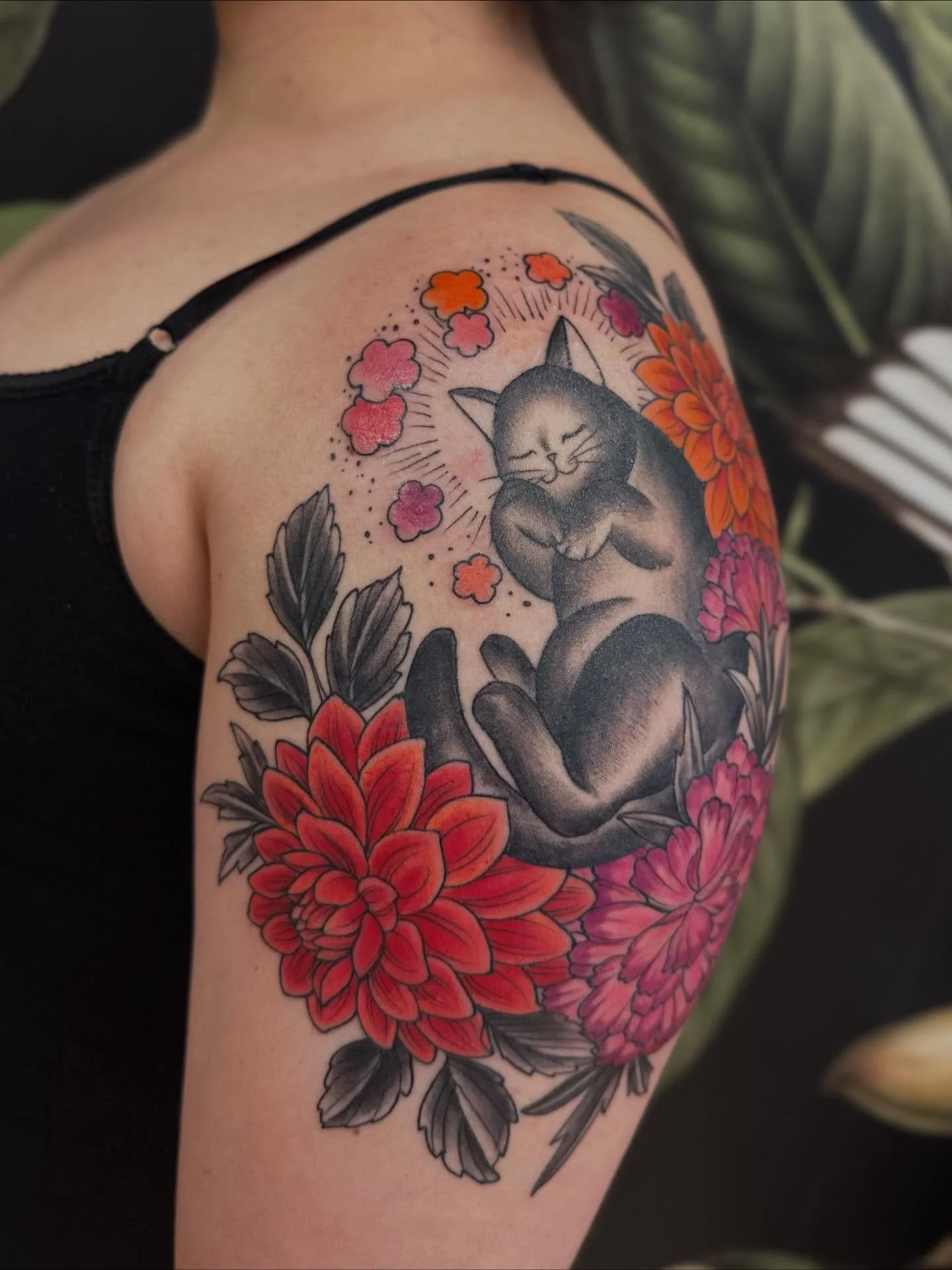 Another cat tattoo, the people love them. 

Made @springfevertattoo #tattoo #cattattoo #springfevertattoo #guelphtattoo #guelphtattooartist #downtownguelph #colourtattoo #floraltattoo
