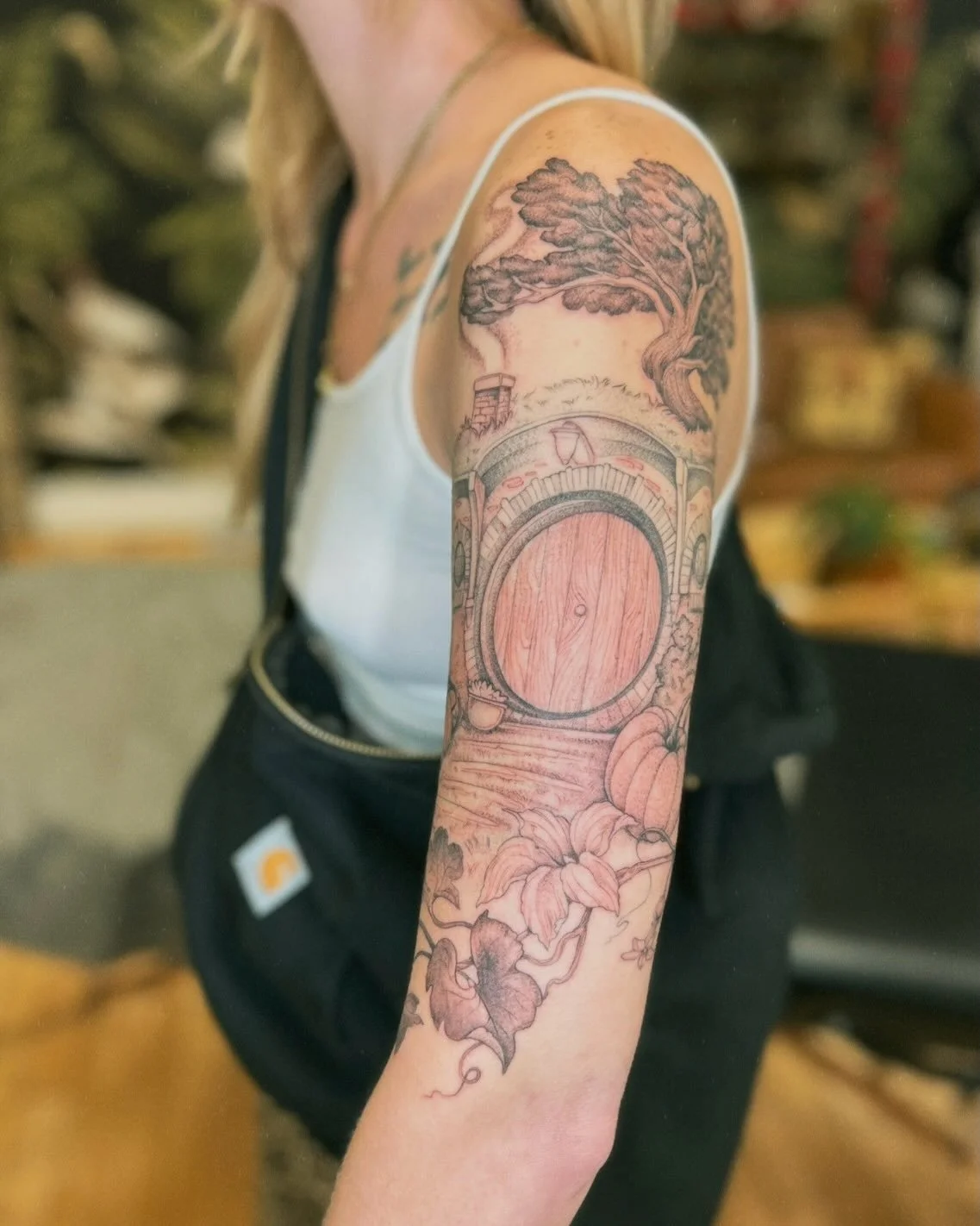 Okay, Amanda might be one of the coolest people.. This girls been through it and has some wild stories, she&rsquo;s anyyything but boring. This piece took us two full day sessions start to finish. It&rsquo;s bittersweet that it&rsquo;s done so quick 
