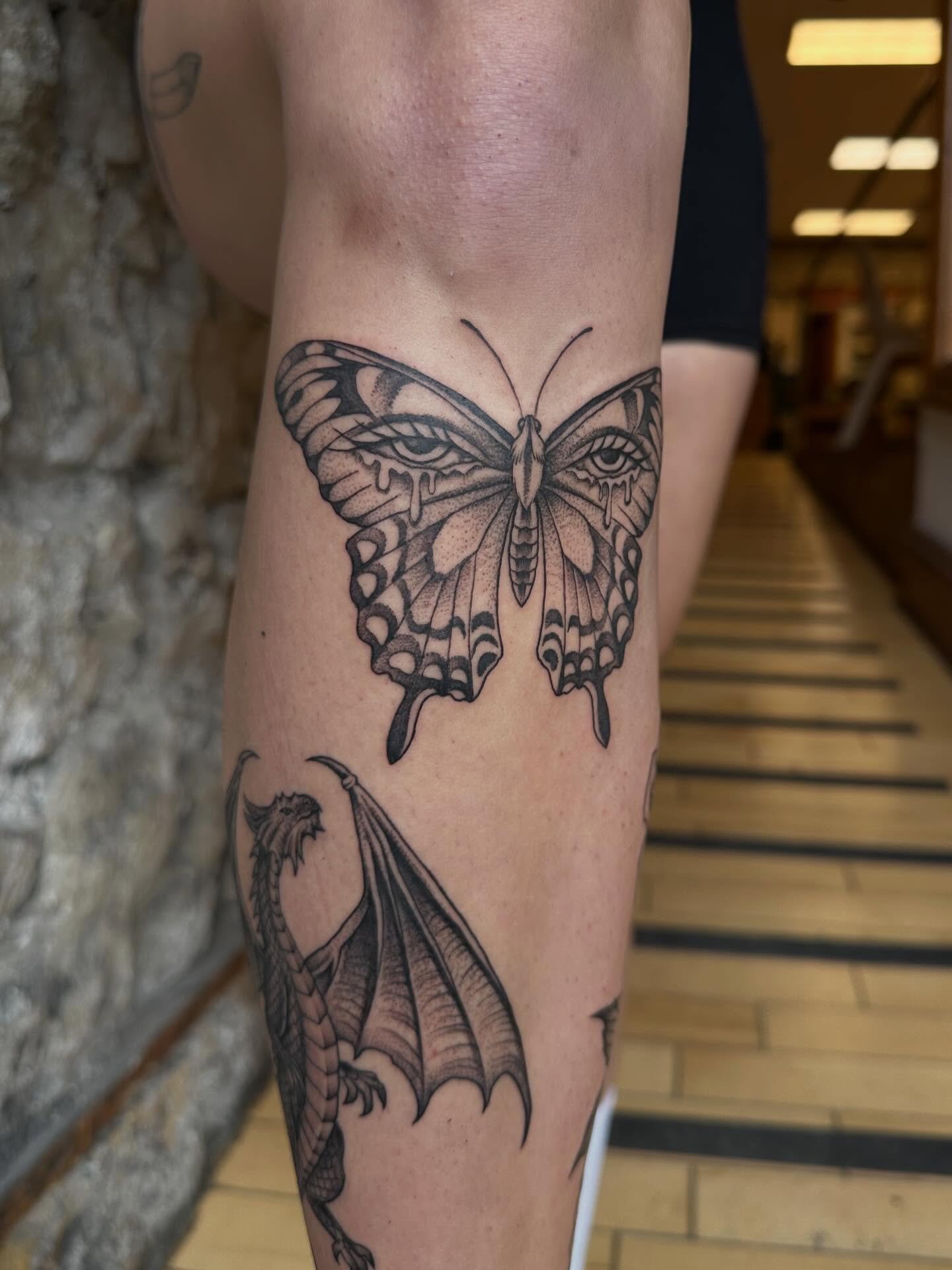 For Jocelyn ❤️ I&rsquo;ve got time to tattoo you in June if you want to get tattooed before peak summer/swimming season

Made @springfevertattoo #tattoo #blackandgreytattoo #springfevertattoo #guelphtattoo