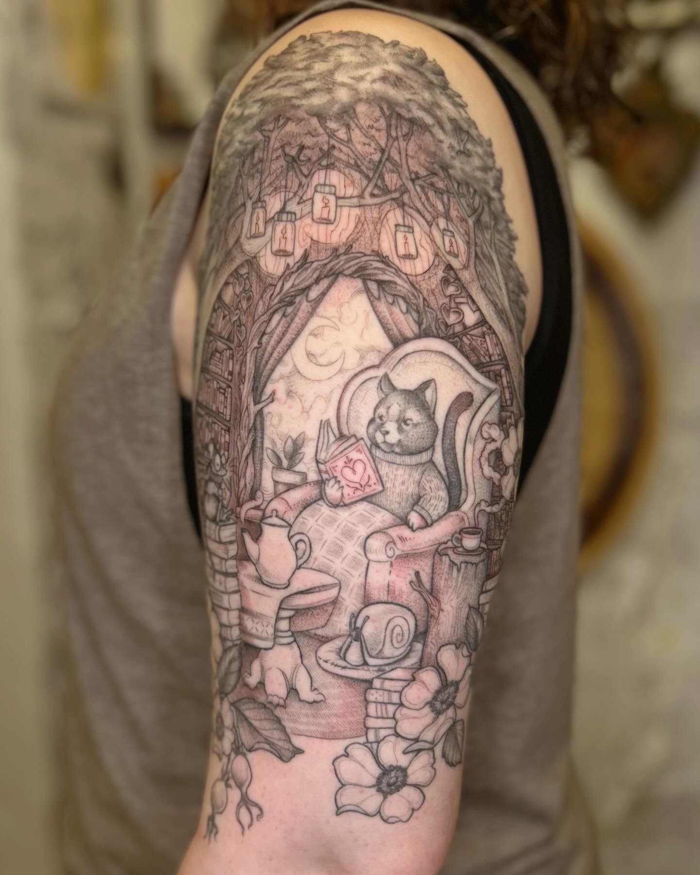 Thanks to the big thaw we were able to finish up this piece for Danielle! The stars of the show, Danielle&rsquo;s sweet cat and reading buddy rat having a cozy night in. Looking forward to getting some fully healed shots down the road. Thanks again f