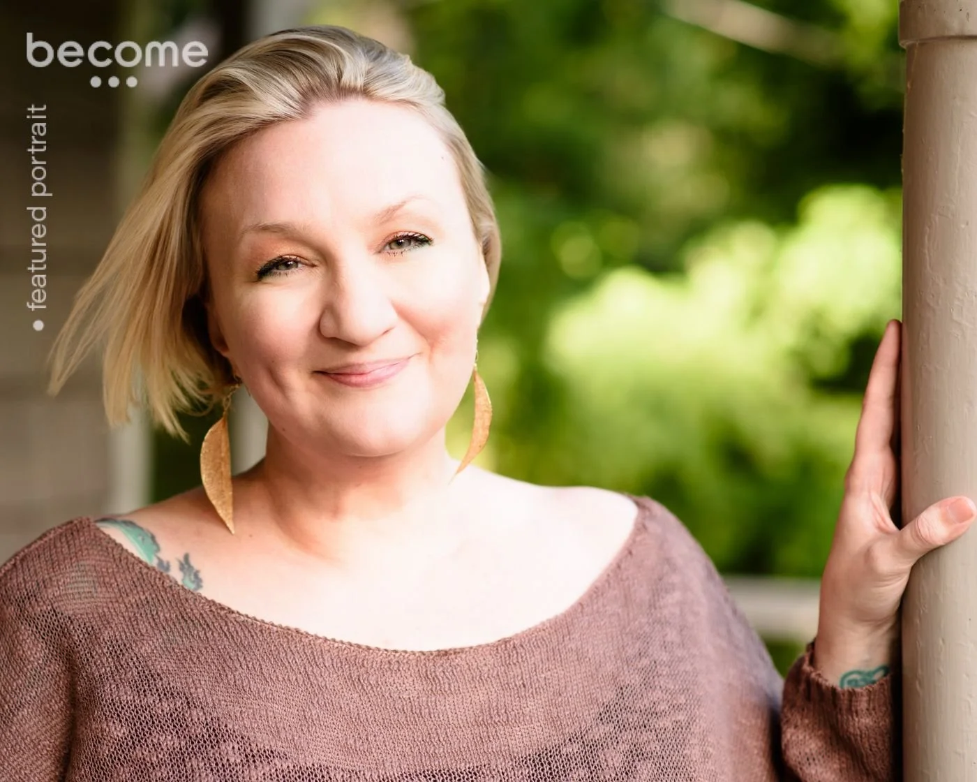 Meet Anna ✨
A professional, inquisitive and fun-loving shamanic and energy healer. (www.thedreamingotter.com)

She&rsquo;s held space for more than 5,000 people (me included)&mdash;through healing sessions, retreats, ceremonies, community clinics, an