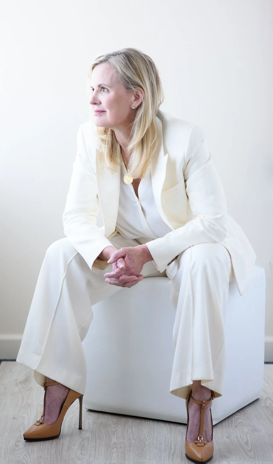 Natural vs. Studio Lighting for Headshots: What’s On Trend in 2026