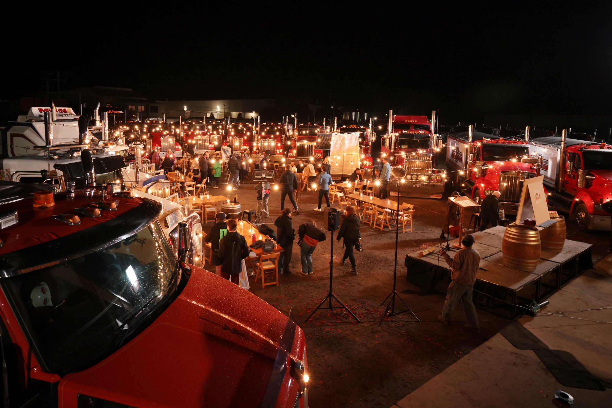30 trucks and 400 festoons!