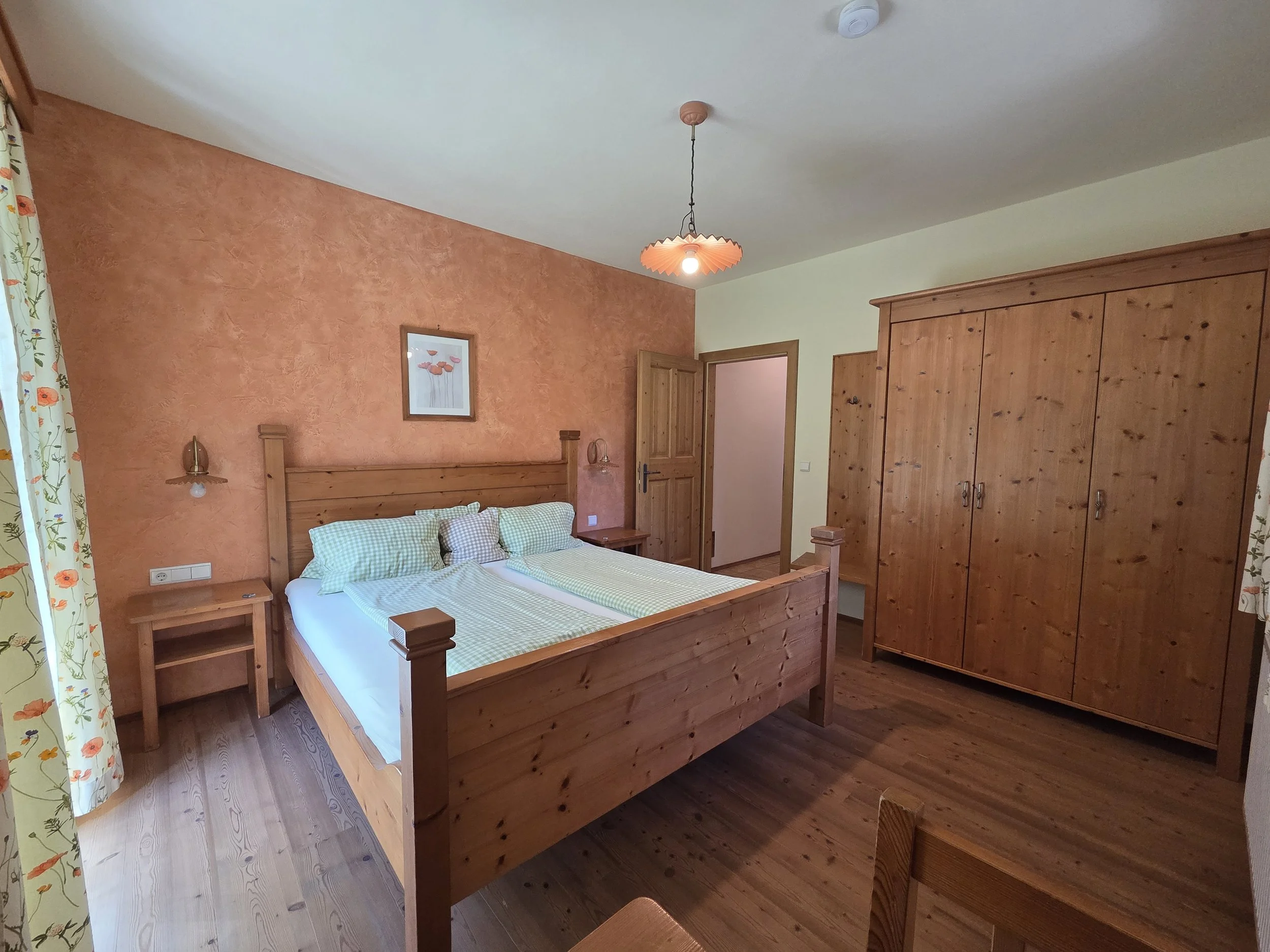 Schlafzimmer der ebenerdigen Ferienwohnung s'Gwölb
