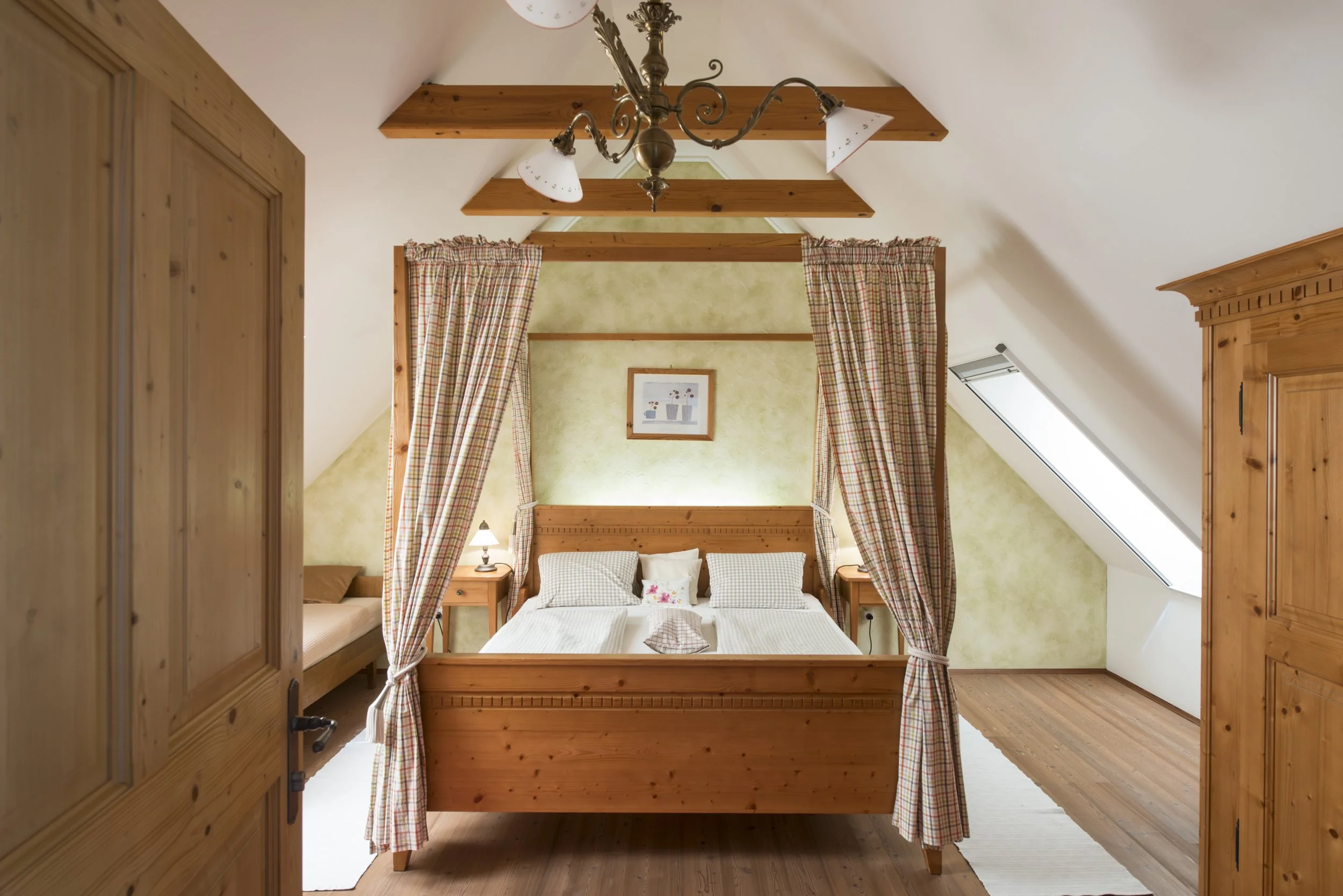 Himmelbettzimmer Woazhapfn am Kürbishof Gartner